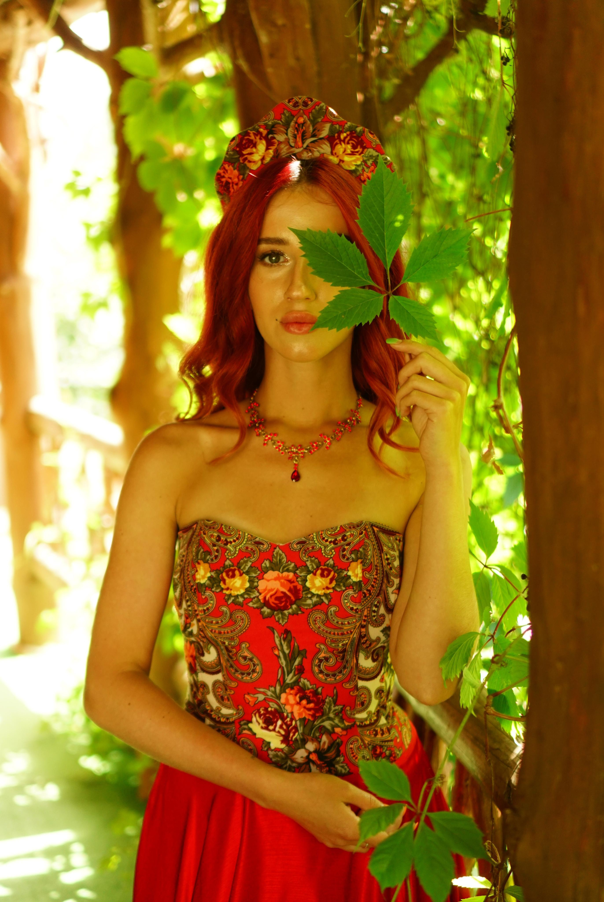 Царевна Татьяна в красном платье