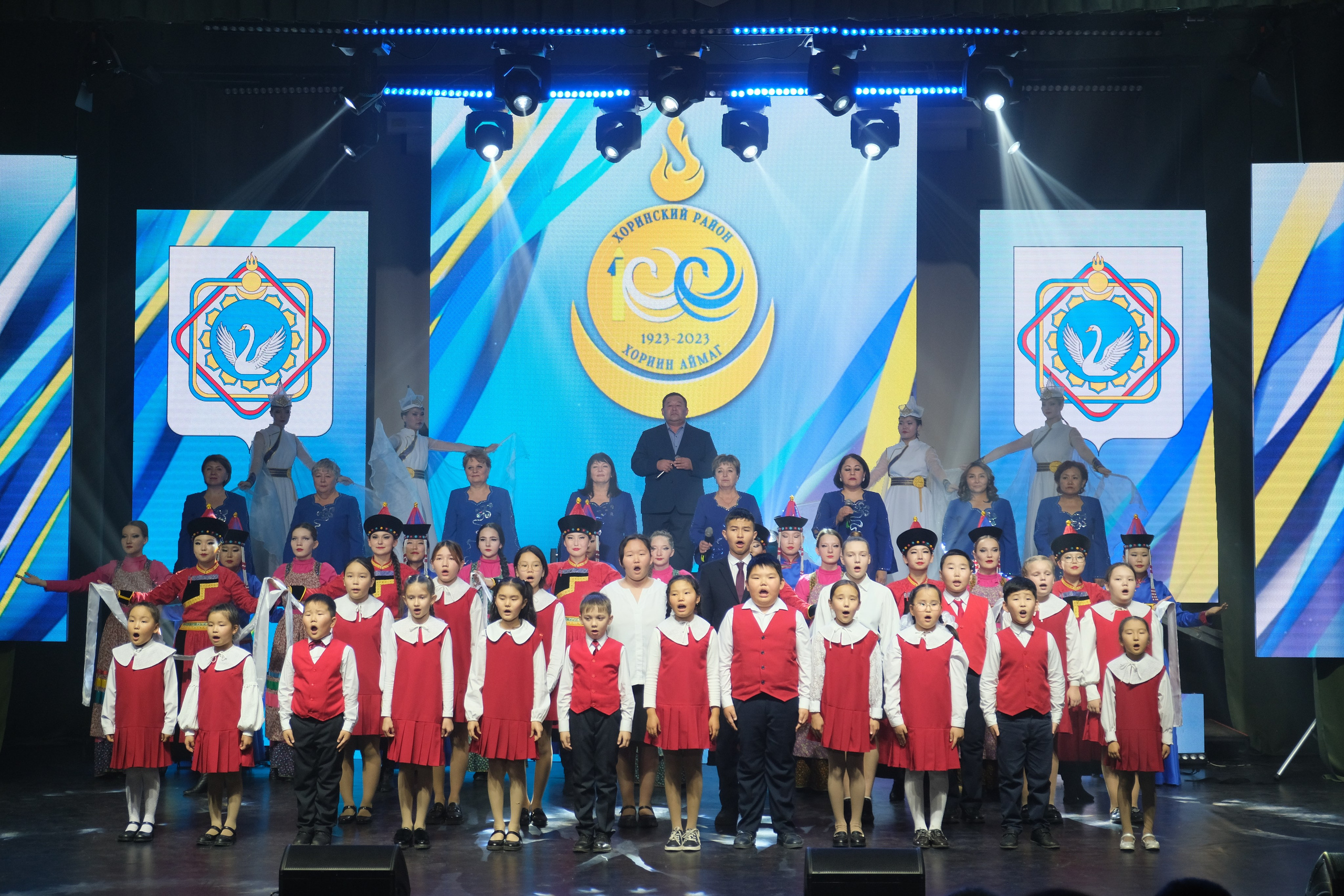 Концерт, посвященный 100-летию Хоринского района. Сэсэг — дочь степи | семейный фотограф