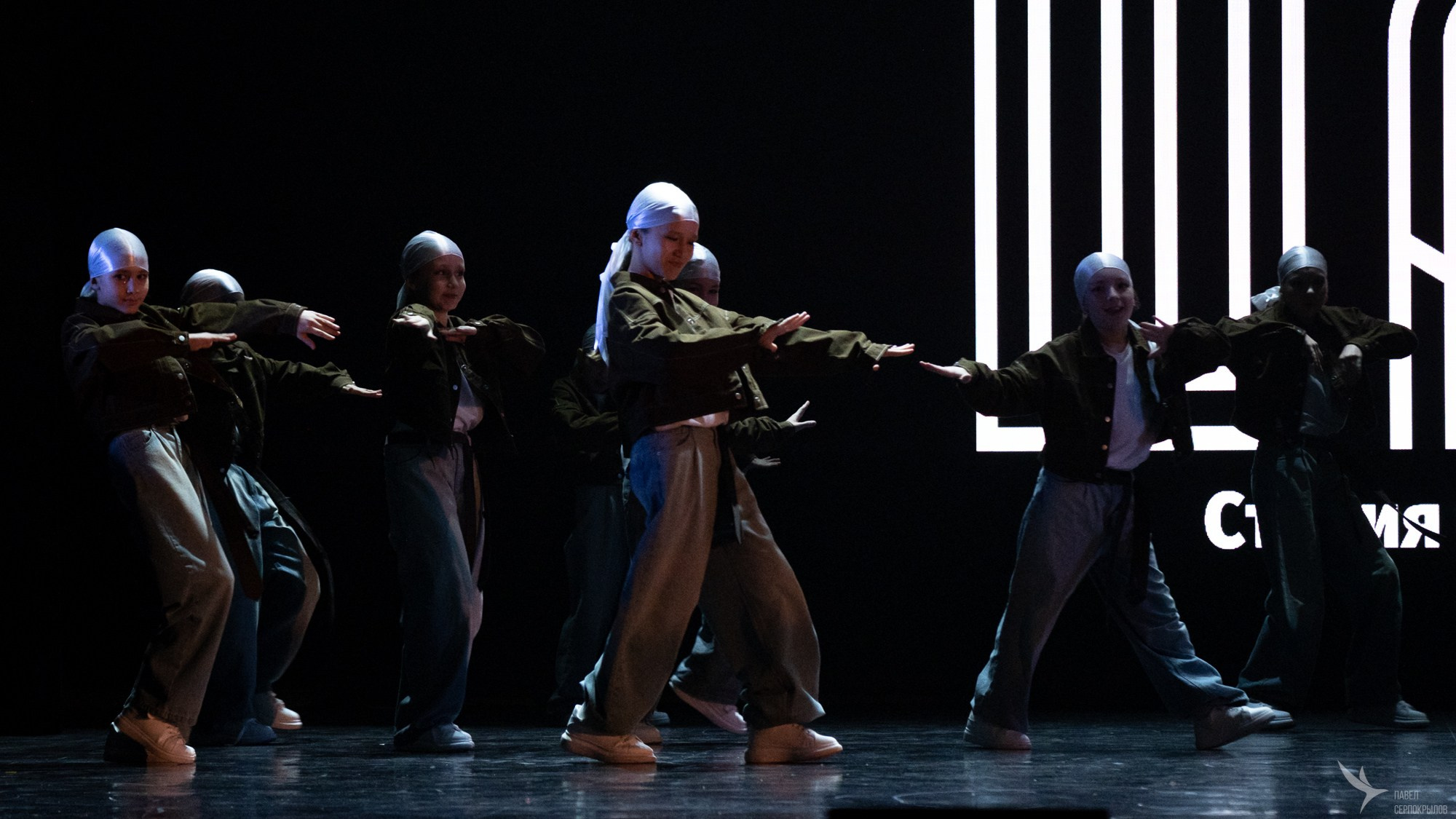 Отчетный концерт студии танца «ШАГ». Репортажный фотограф в Казани Павел Серпокрылов