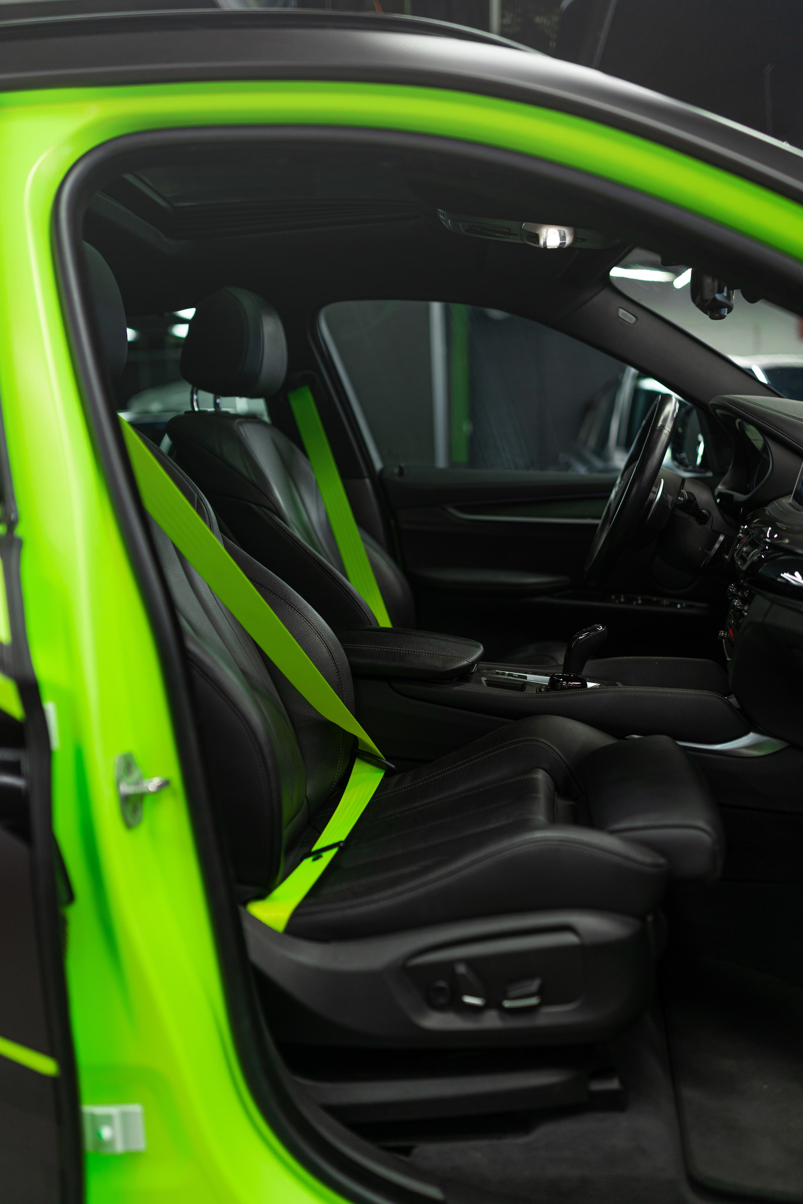 Винилография на BMW X6. Студия дизайна и оклейки авто Barmaley Design