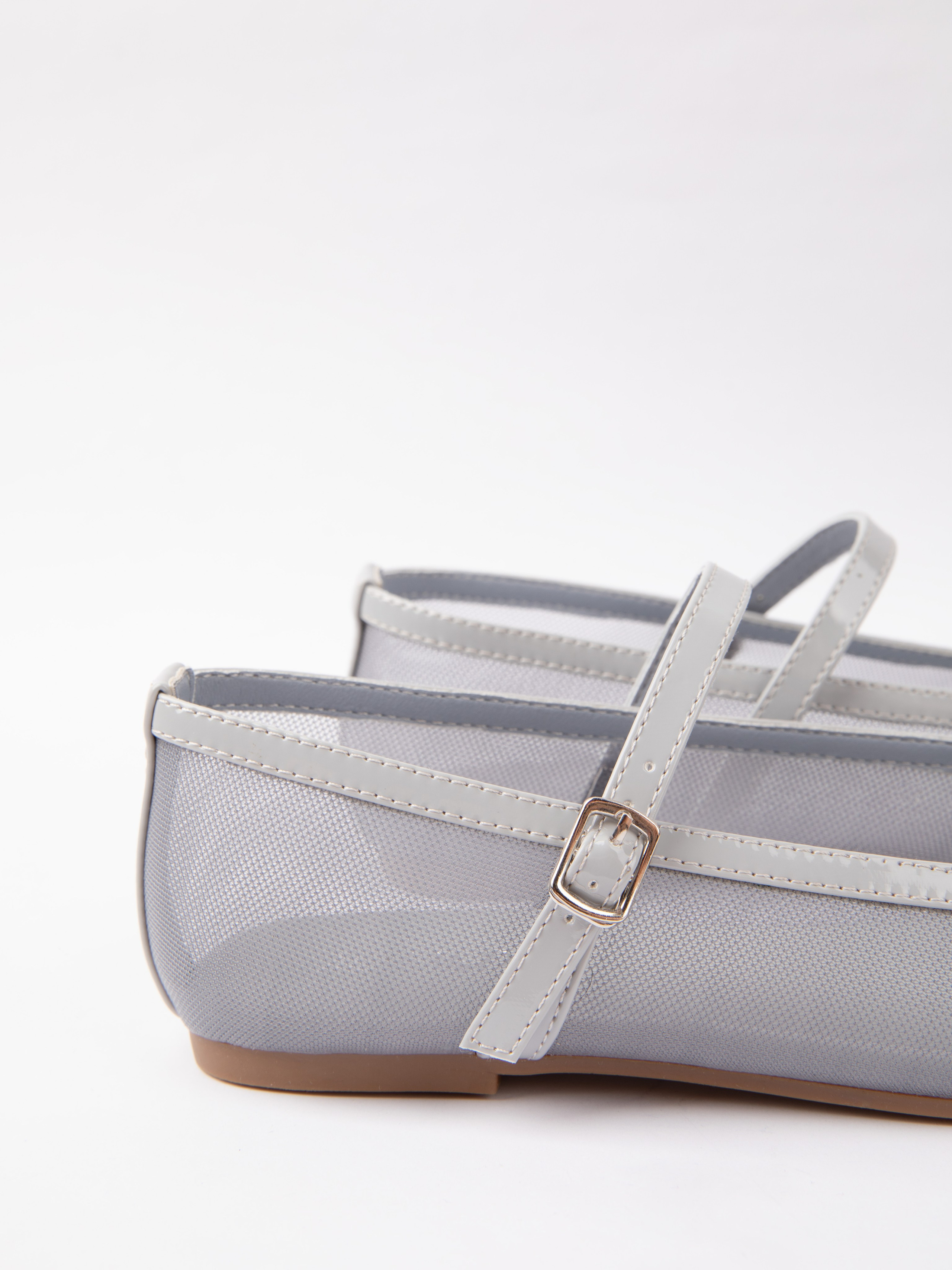 Туфли женские. Фотостудия предметной и модельной съёмки для маркетплейсов