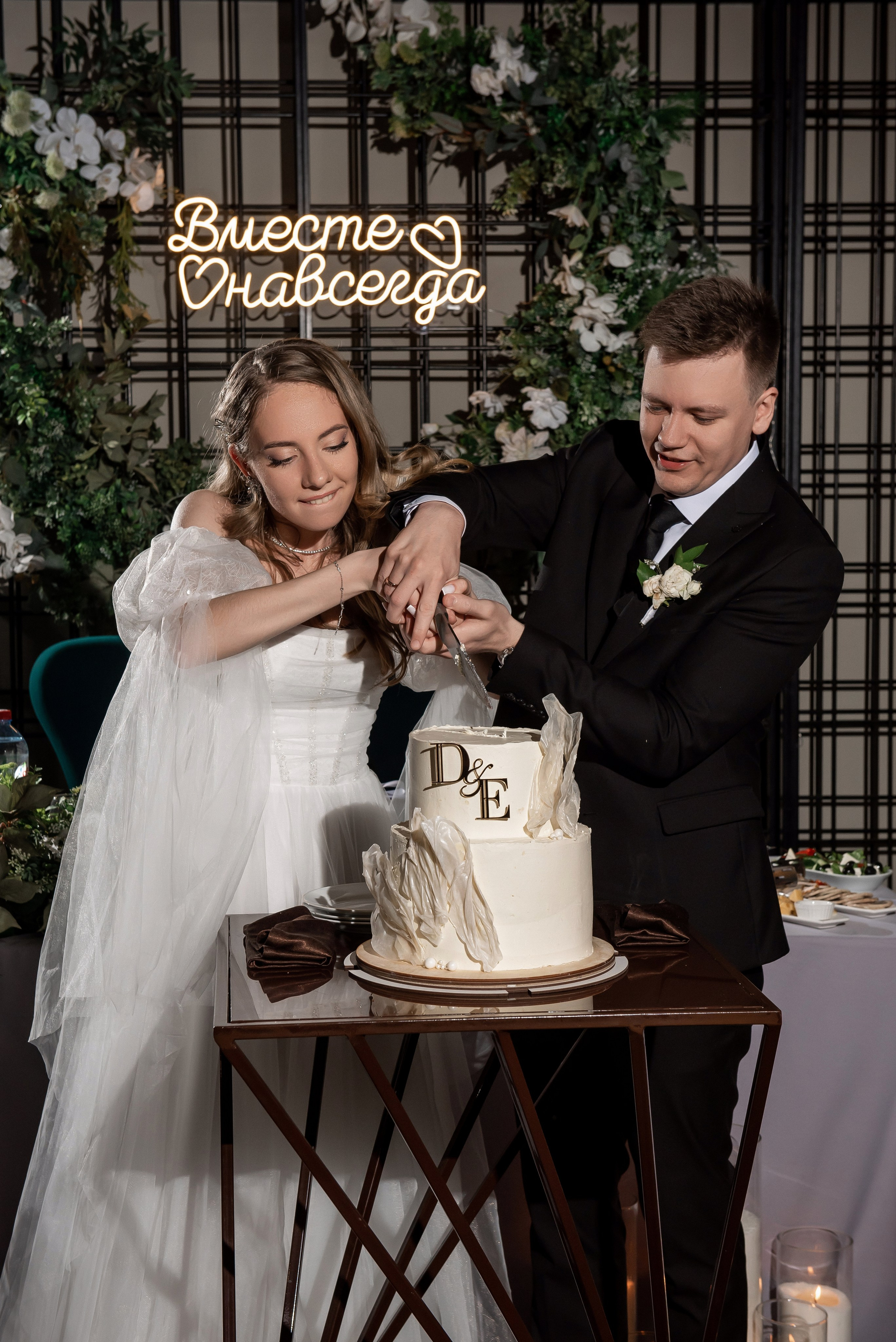 Даниил и Эмма. Свадебный фотограф в Новосибирске. Александра Верхушина