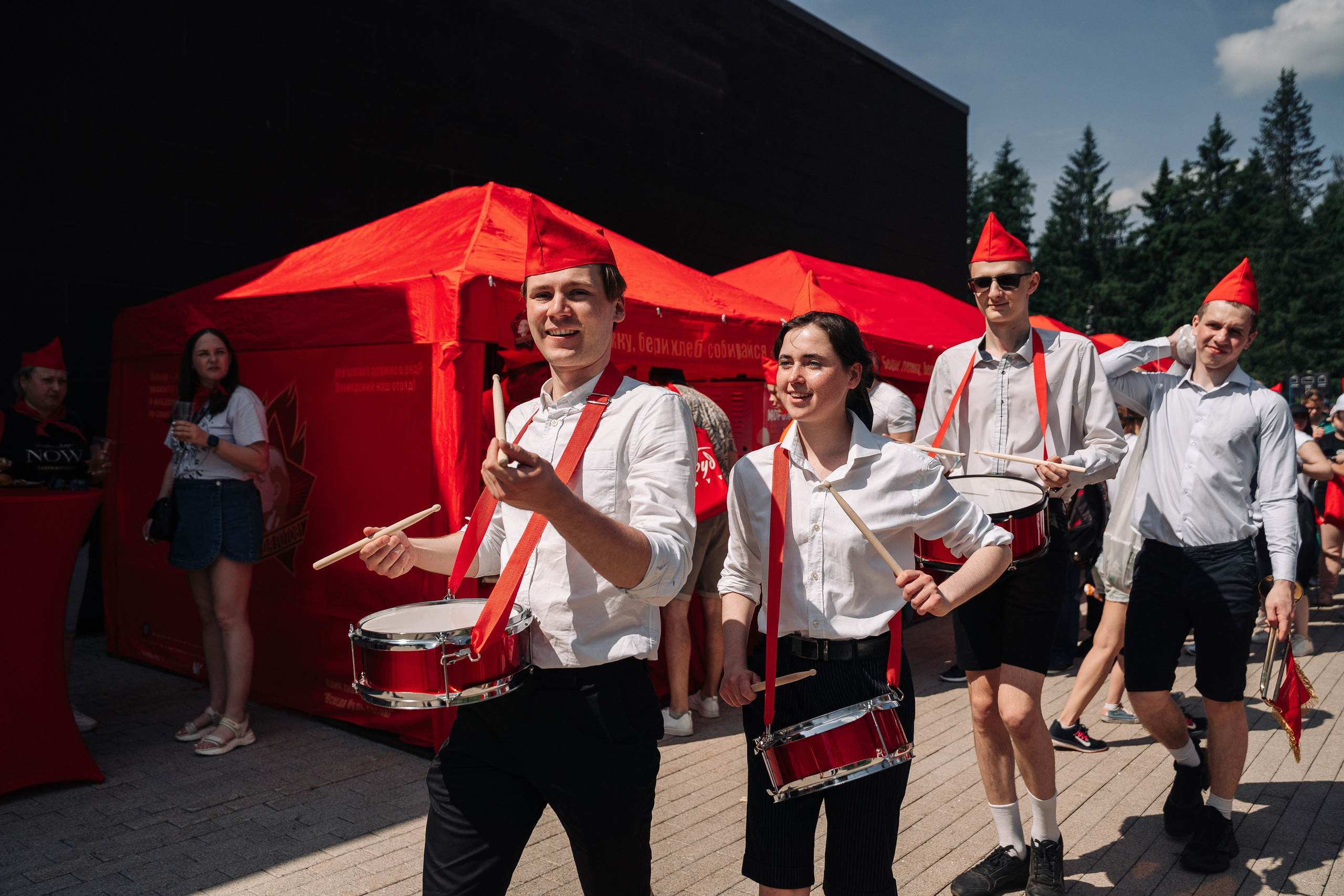 Пионерский «СУББОТНИК» в COSMOS Collection Изумрудный лес. Свадебный и семейный фотограф в Москве и МО Геннадий Туманцев