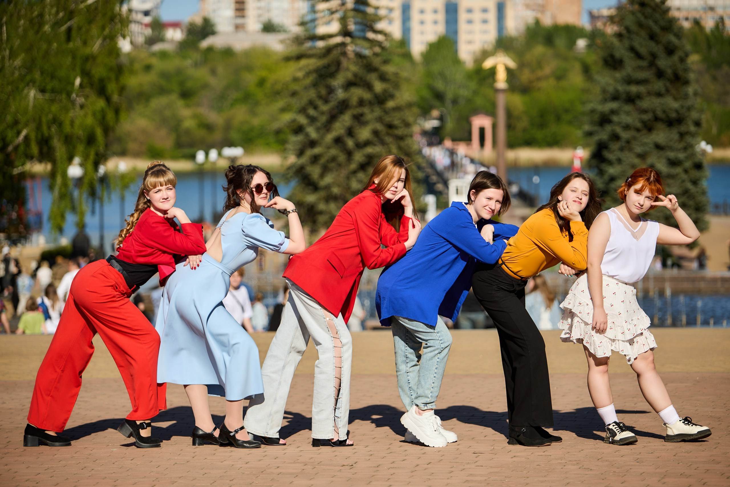 ШКОЛЬНИКИ. ПАРК ЩЕРБАКОВА. Фотограф Татаринов Андрей (Донецк / Макеевка)