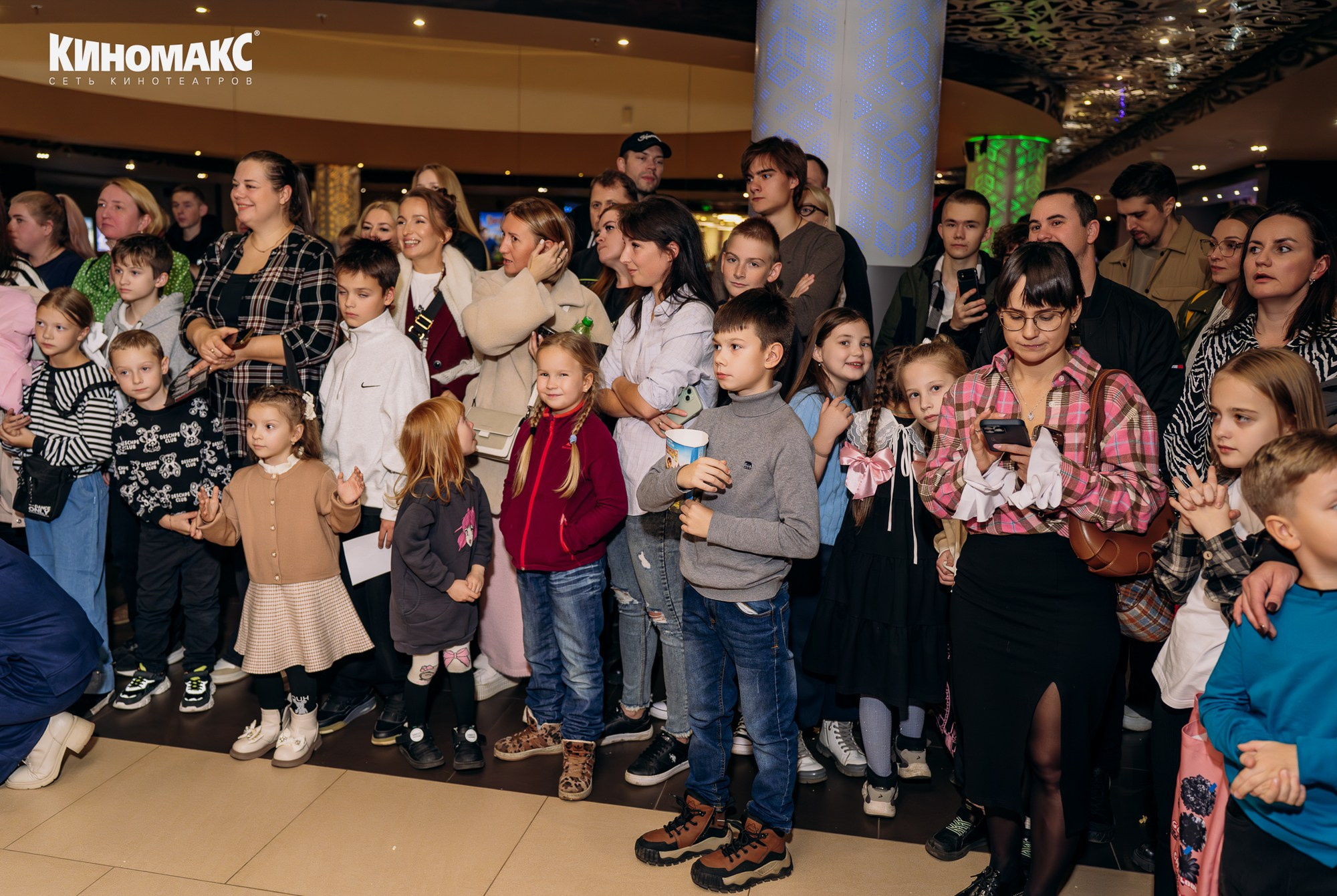 Репортажная съемка встречи актера со зрителями. Свадебный и репортажный фотограф в Ярославле Евгений Сальников