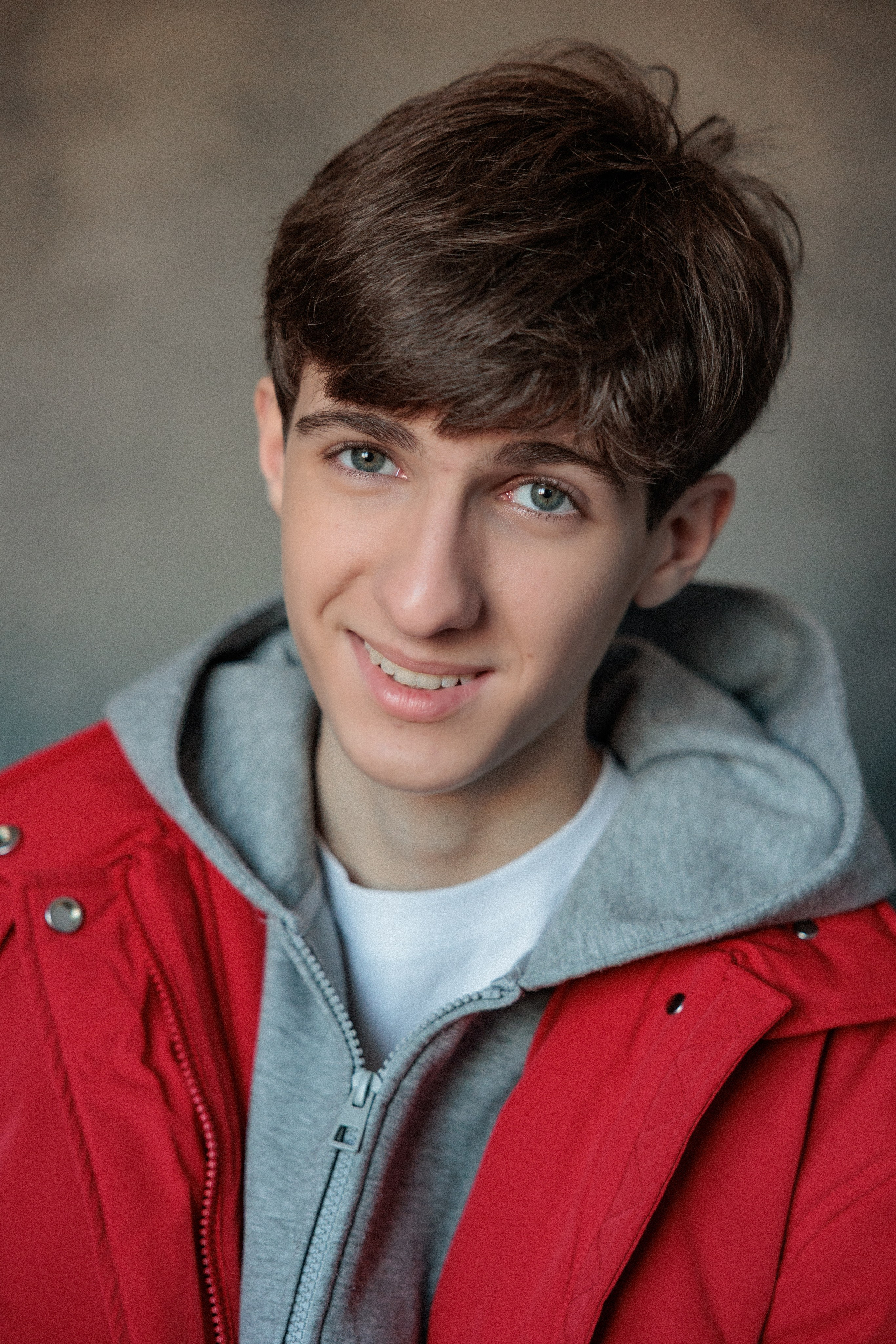 АРТЁМ. Я фотограф из Москвы к Вашим услугам