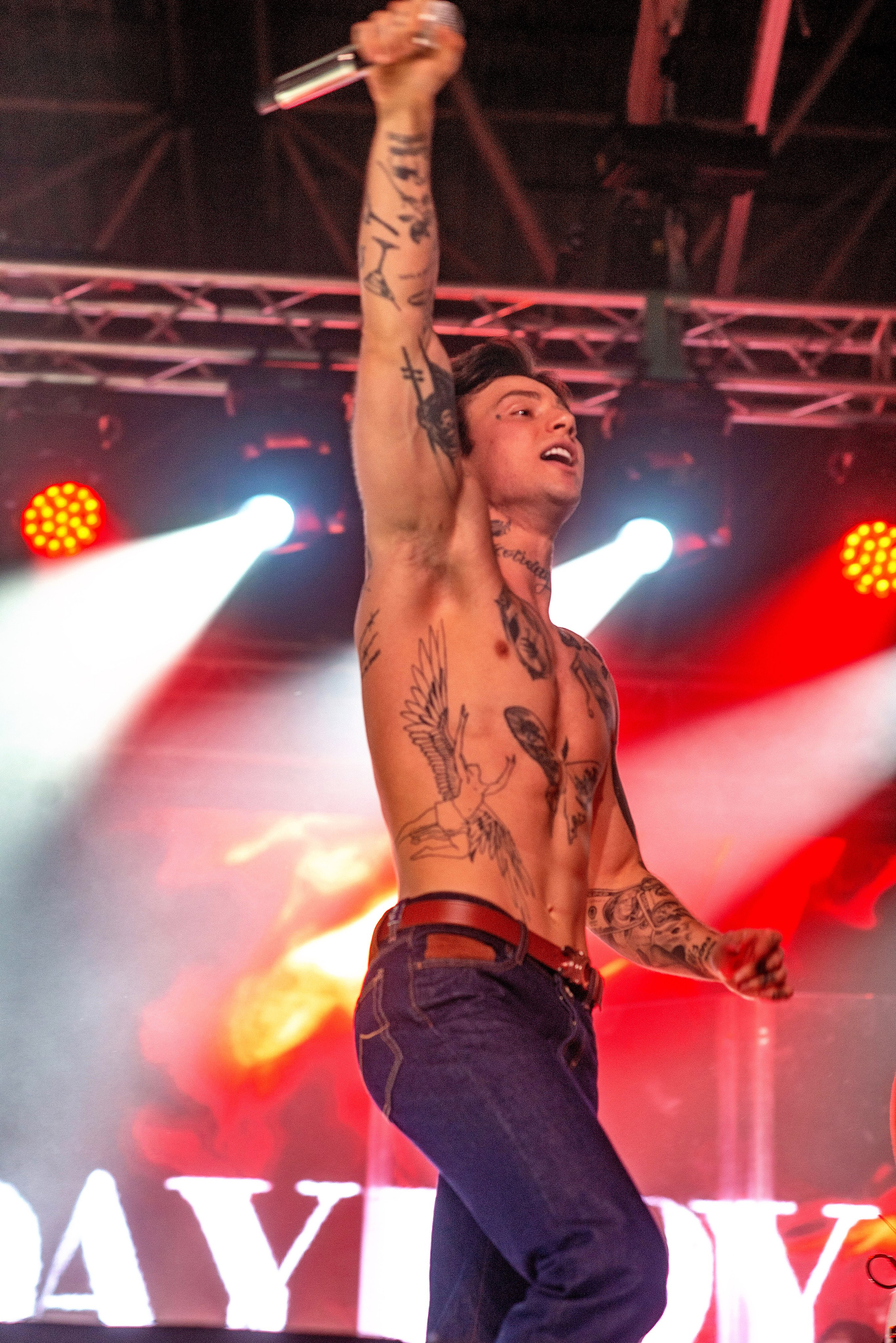 Концерт Хolidayboy. Школьный, фэшн фотограф в Тюмени и в России Ирина Королева