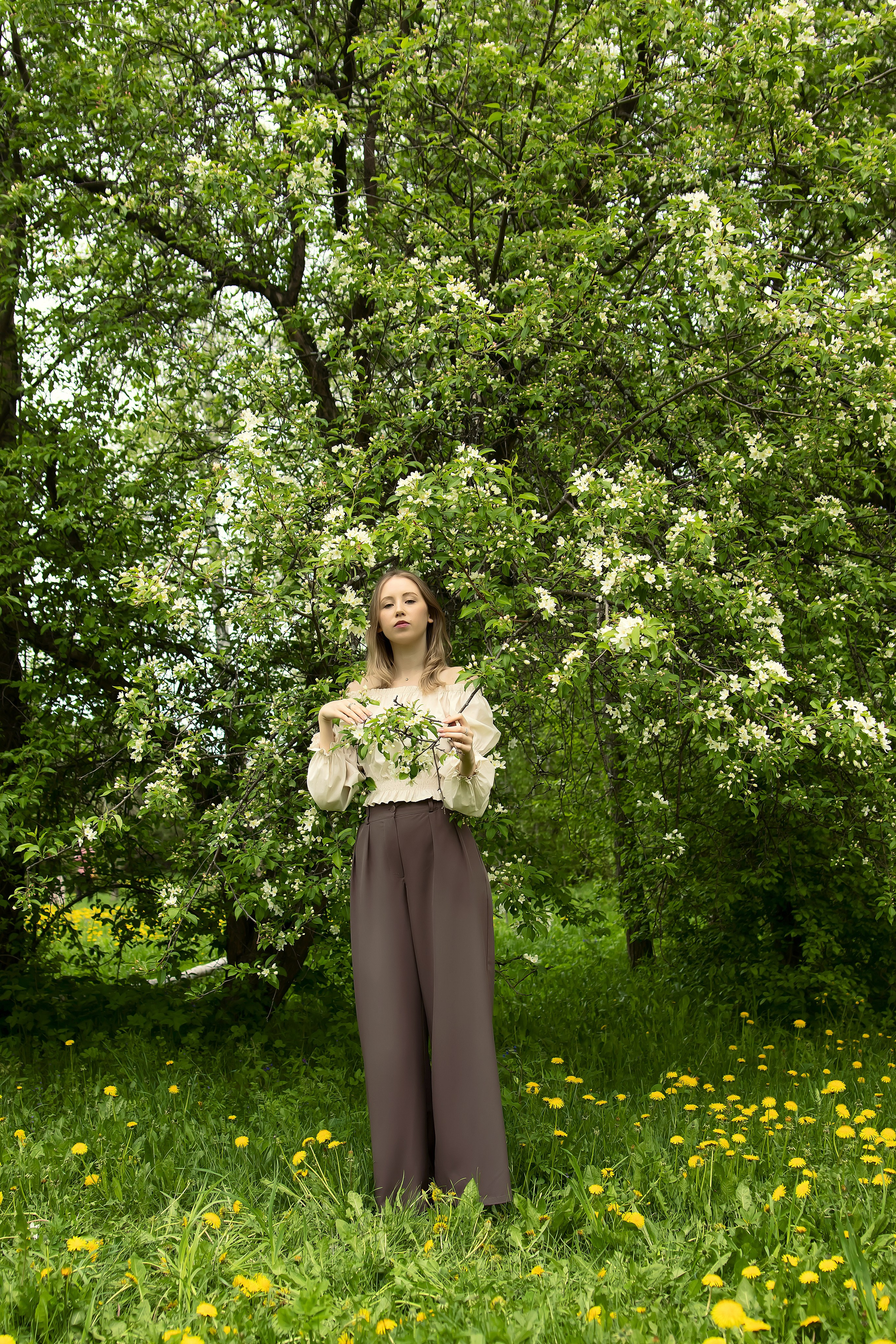 Индивидуальная фотосессия на цветении. Детский и семейный фотограф Кемерово Антонина Семеркова!
