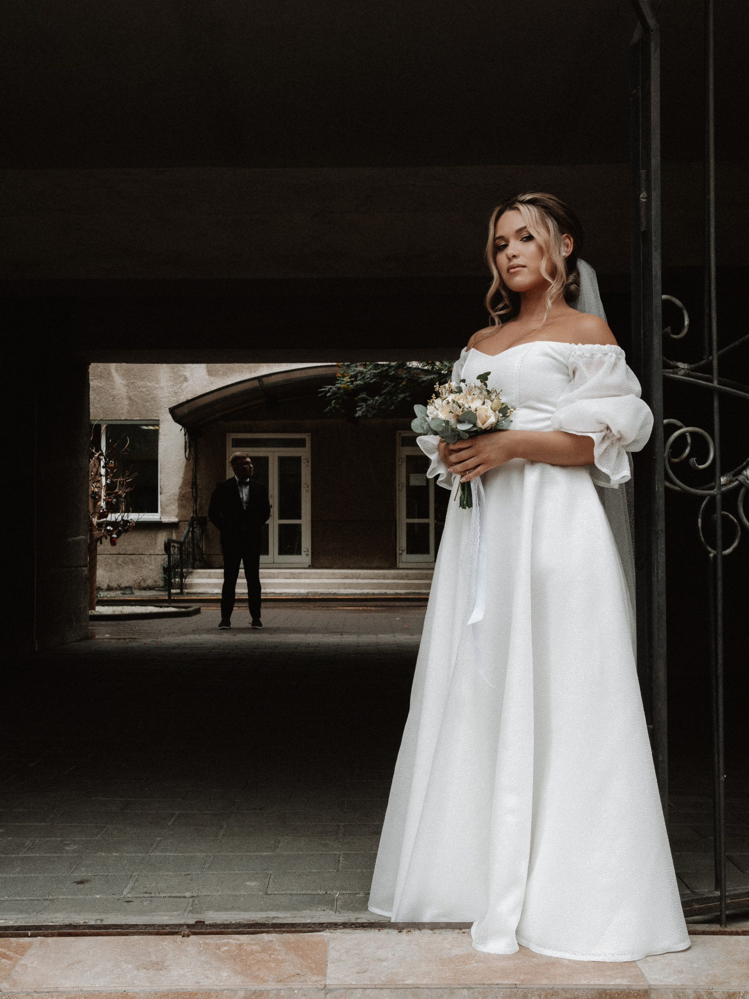 Свадебная фотосессия в Кировском Загсе Новосибирск. Семейный и свадебный фотограф в Новосибирске Иванова Яна