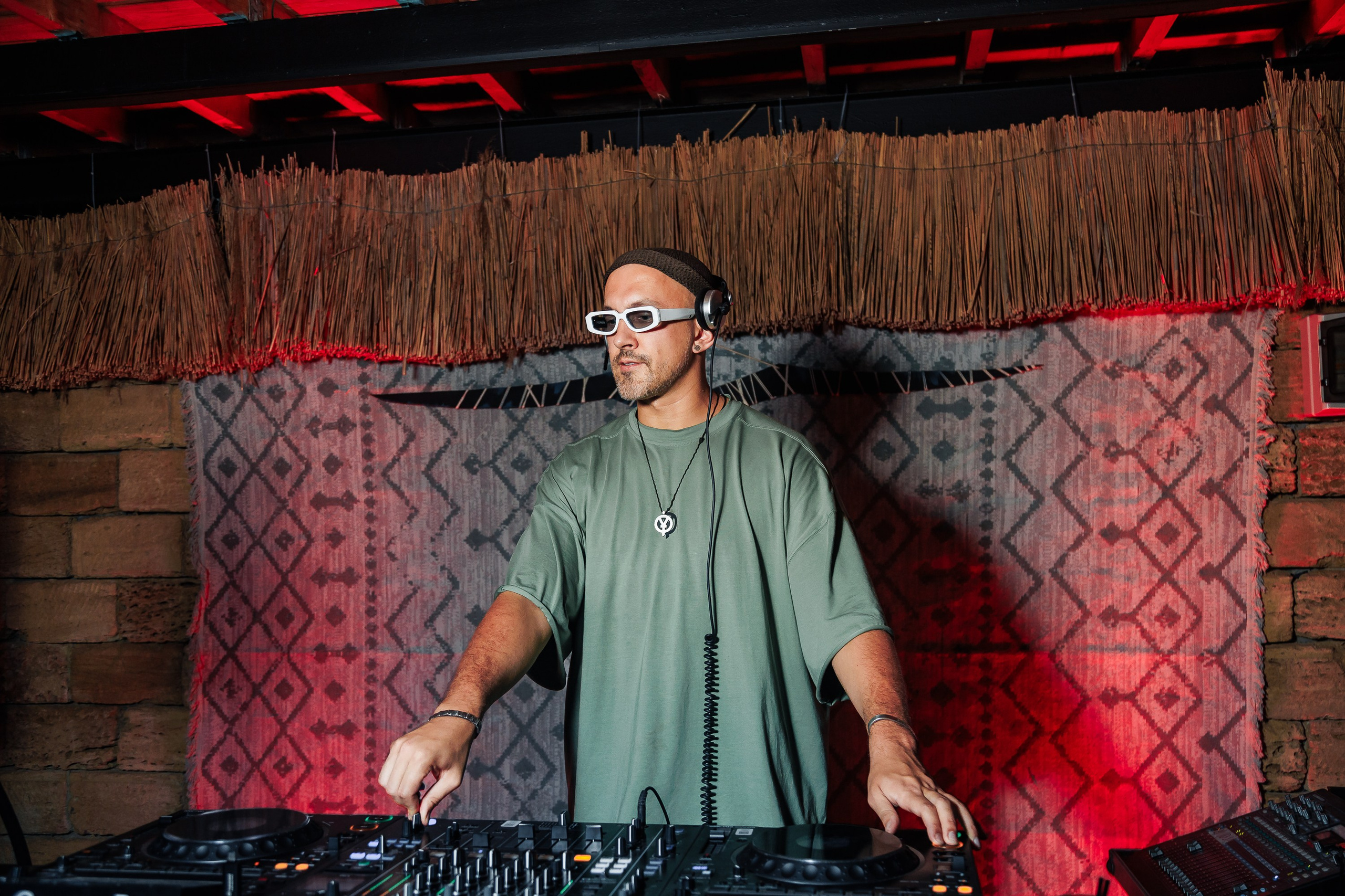 «Бьянка"_Чайка на пляже_Ялта_25.07.2025 г. Аминов Руслан | Фотограф