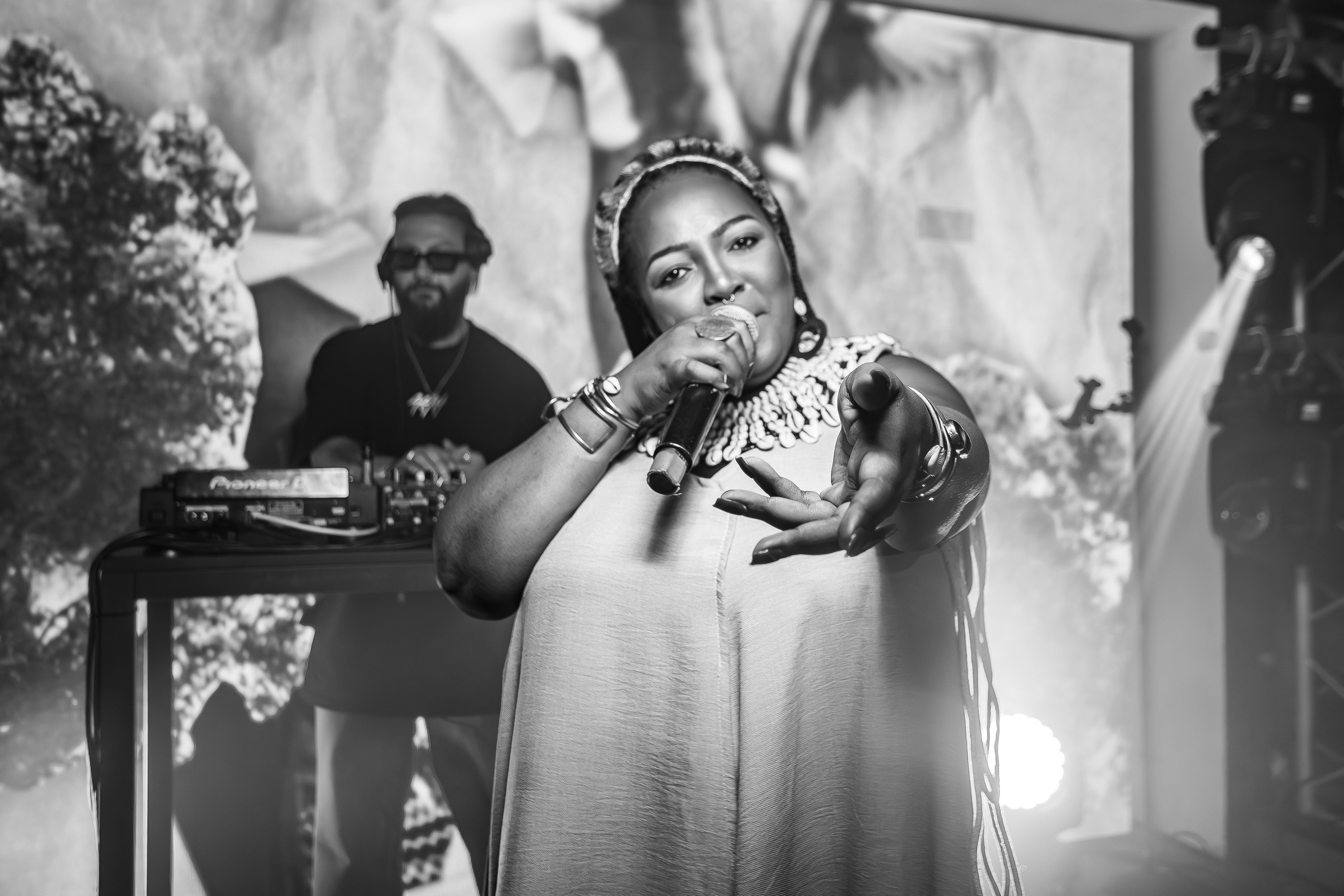 «LIZWI"_Чайка на пляже_Ялта_7.06.2025. Аминов Руслан | Фотограф