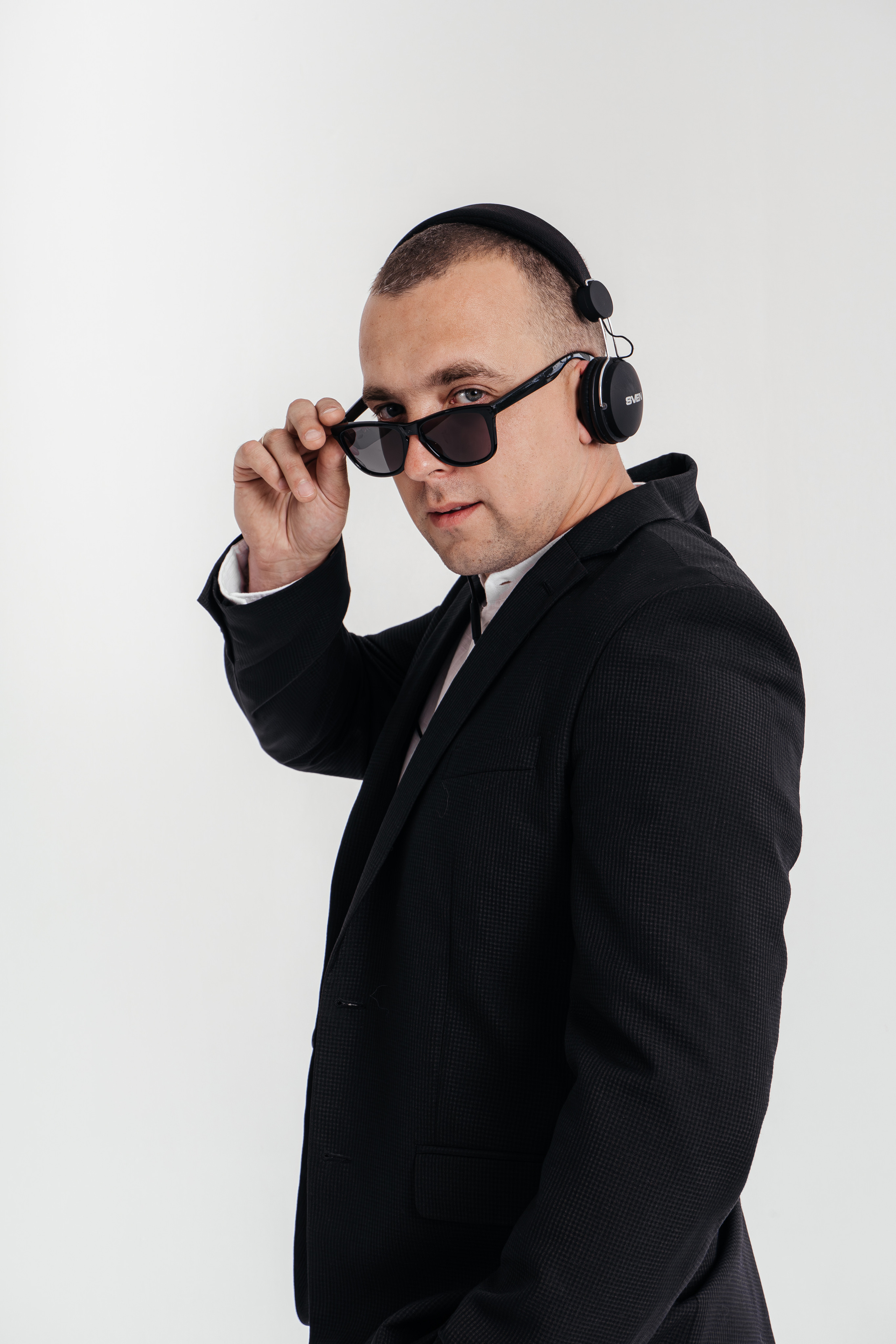 Андрей — контент для ди-джея