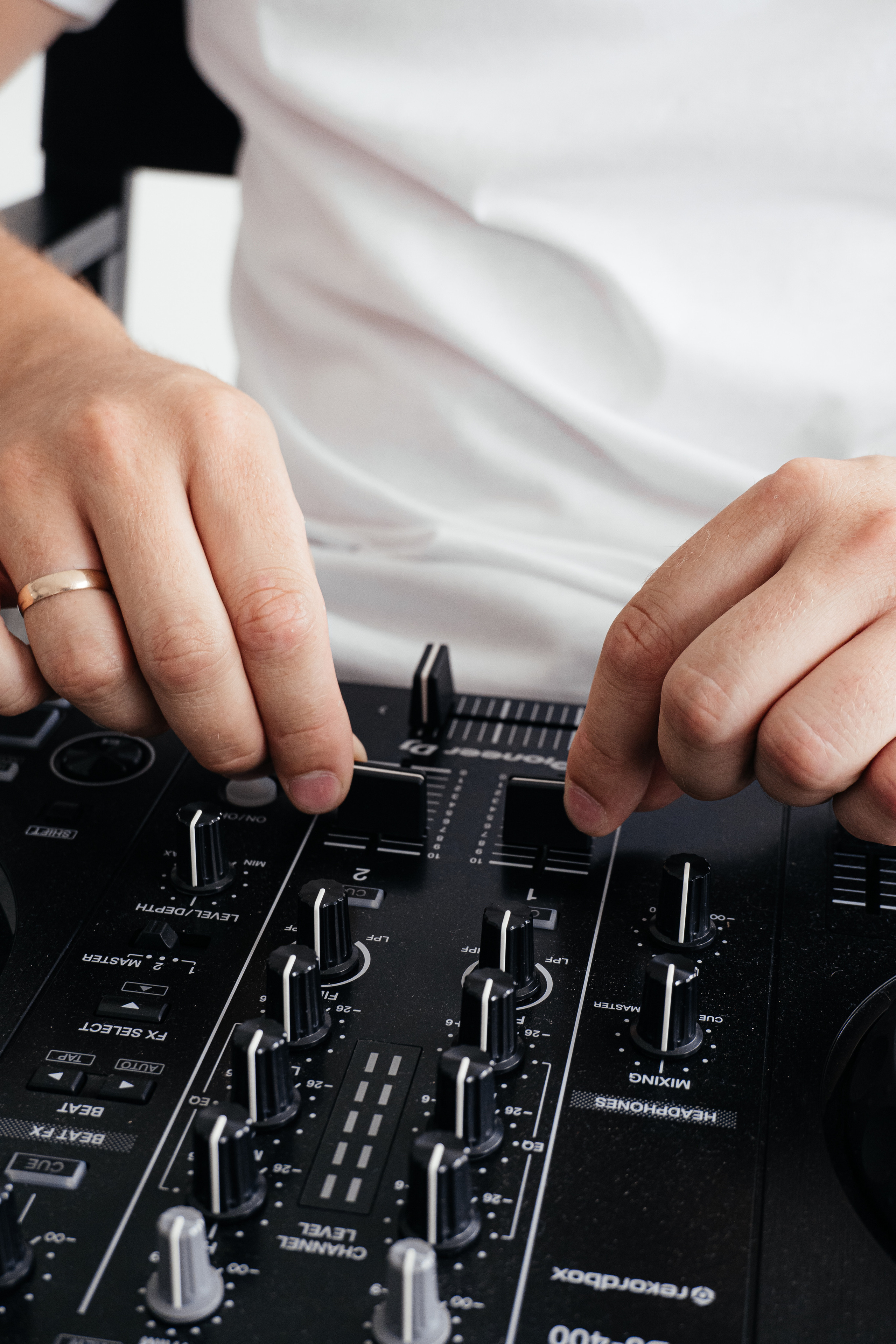 Андрей — контент для ди-джея