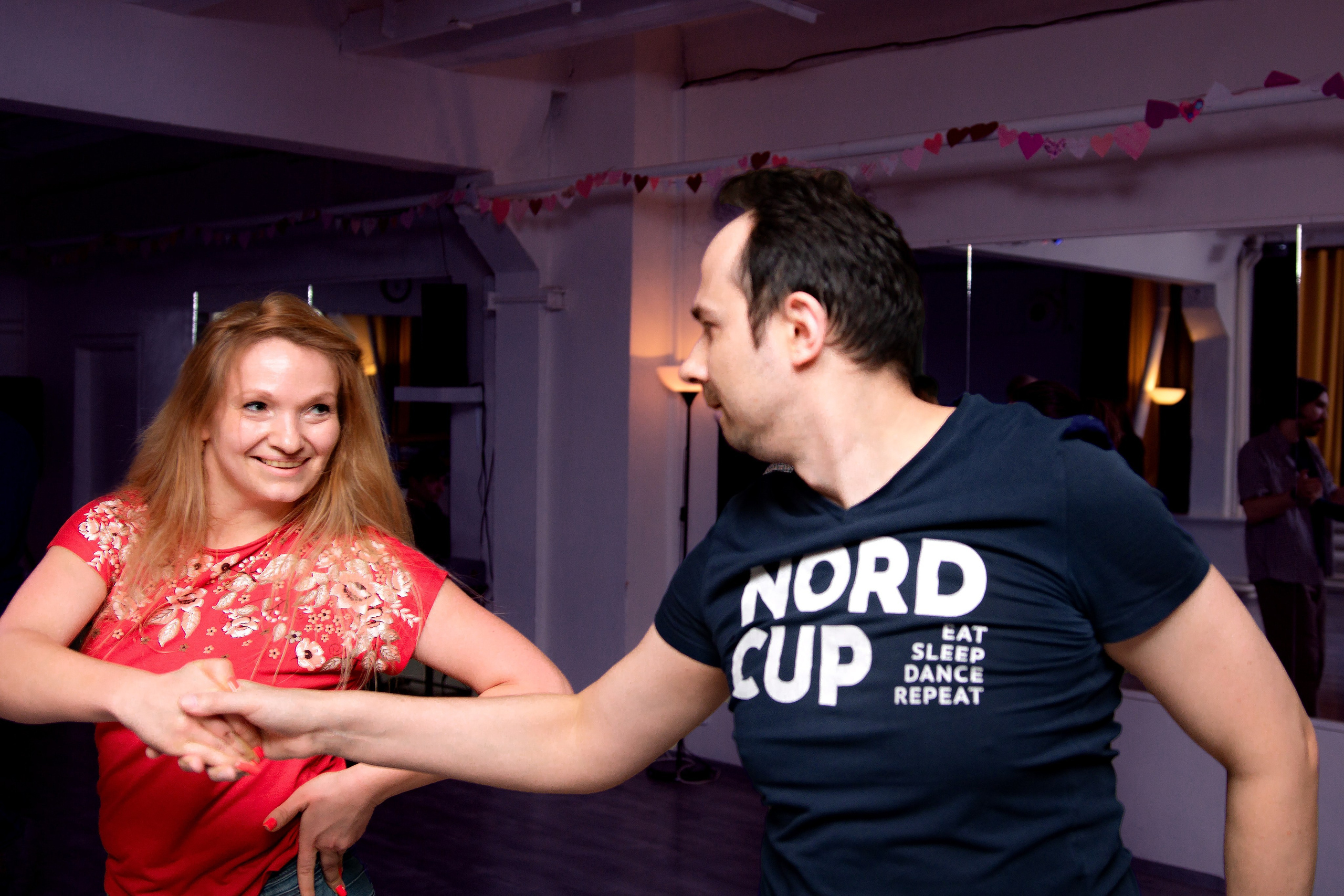 Вечеринка в школе танцев Dance cafe