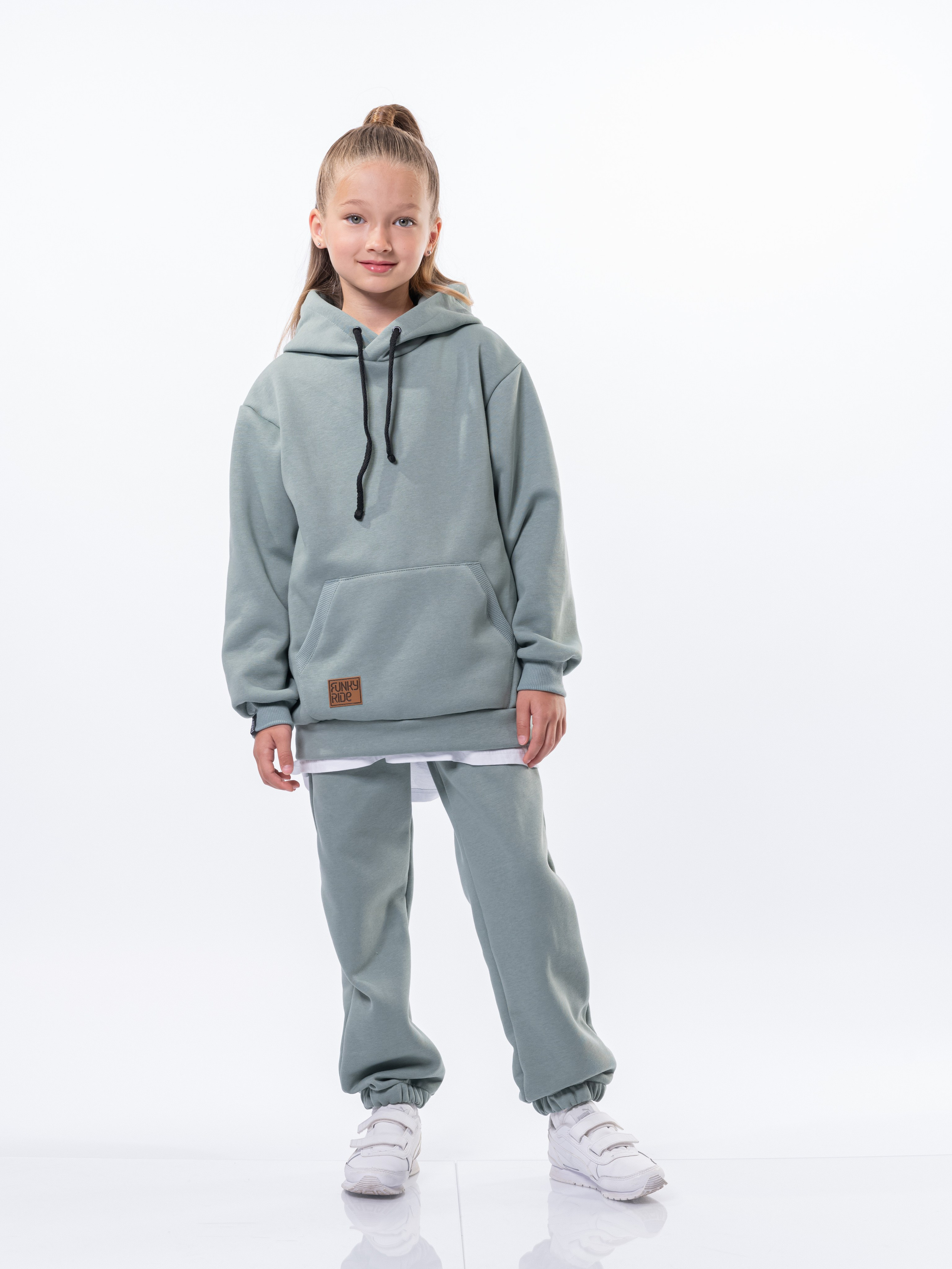 МОДЕЛЬ АЛИСА. Студия рекламной и предметной съемки товаров WELKO Studio