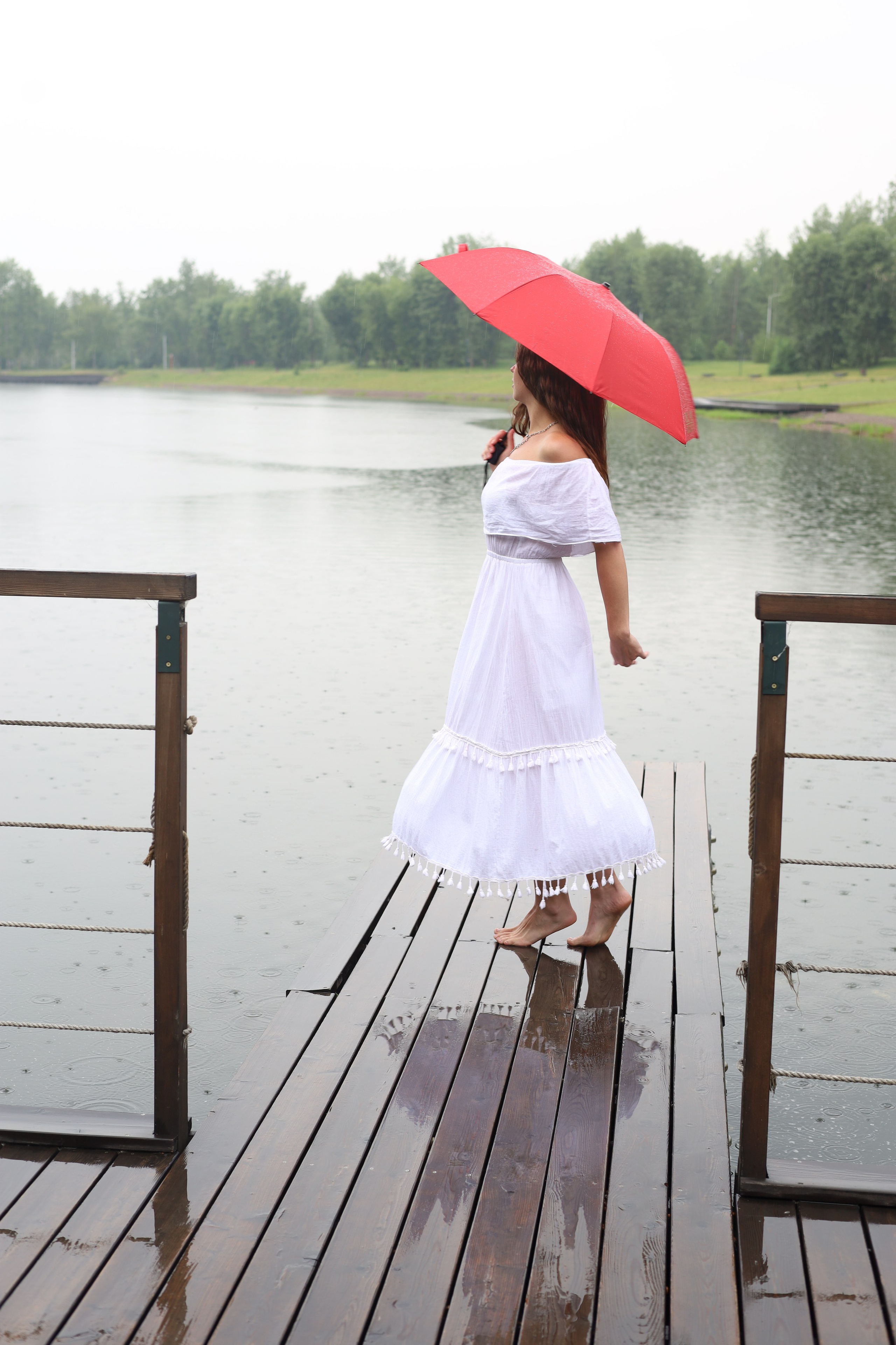 Дарья в дождь. Фотограф в Красноярске Никитина Мария