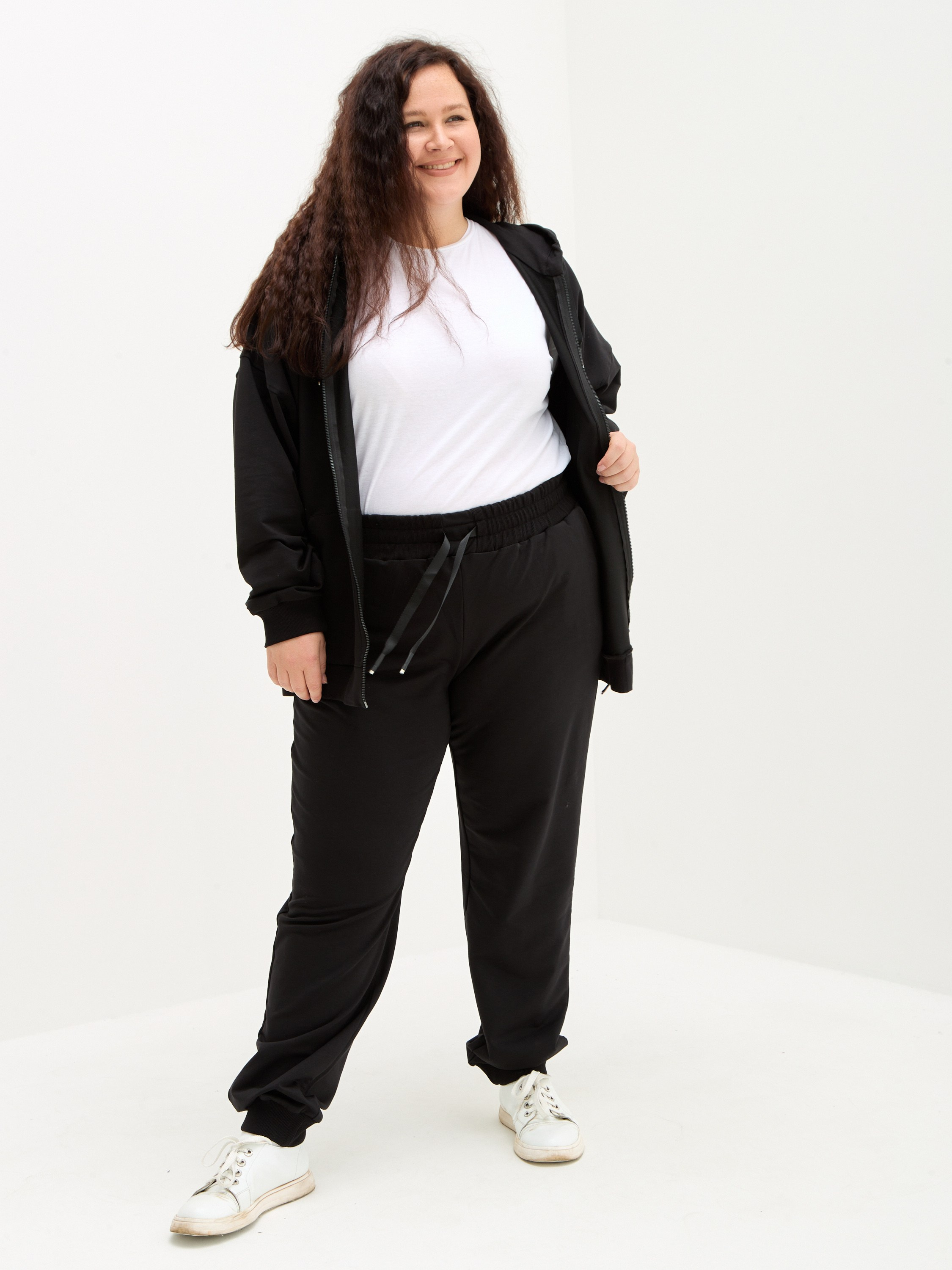 Екатерина, 56 р-р, 169 р-р. KED Production — продакшн из СПб. Создаём фото, видео и контент, который помогает брендам и селлерам продавать больше