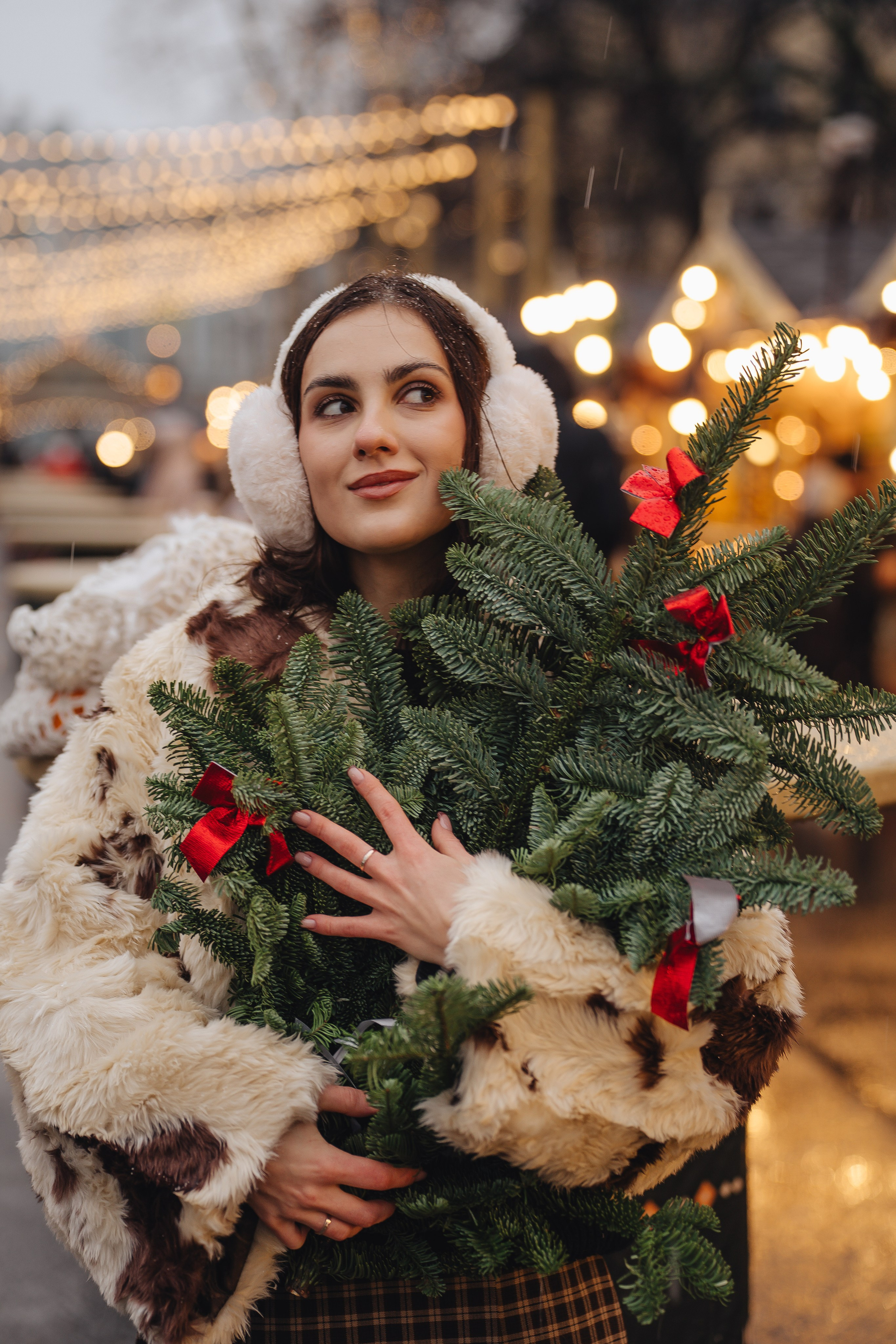 ПРОГУЛКА НА МАНЕЖНОЙ ПЛОЩАДИ ДЛЯ ДЕВУШКИ ПЕРЕД НОВЫМ ГОДОМ (НОВОГОДНЯЯ ФОТОСЕССИИЯ НА МАНЕЖНОЙ ПЛОЩАДИ). Профессиональный фотограф, Санкт-Петербург — Виктория Богомолова
