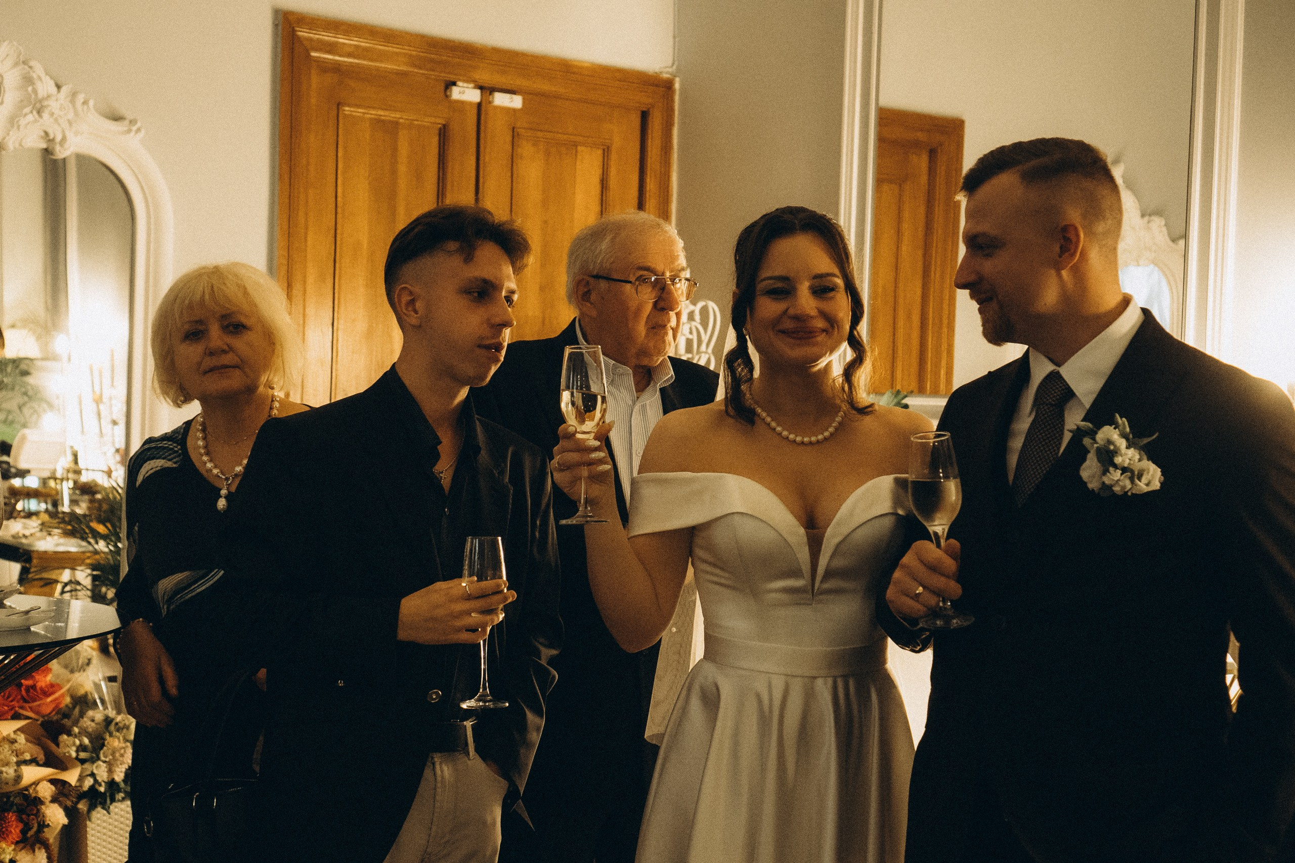 СЬЕМКА РЕПОРТАЖ В ЗАГСЕ (2 ДВОРЕЦ). Профессиональный фотограф, Санкт-Петербург — Виктория Богомолова