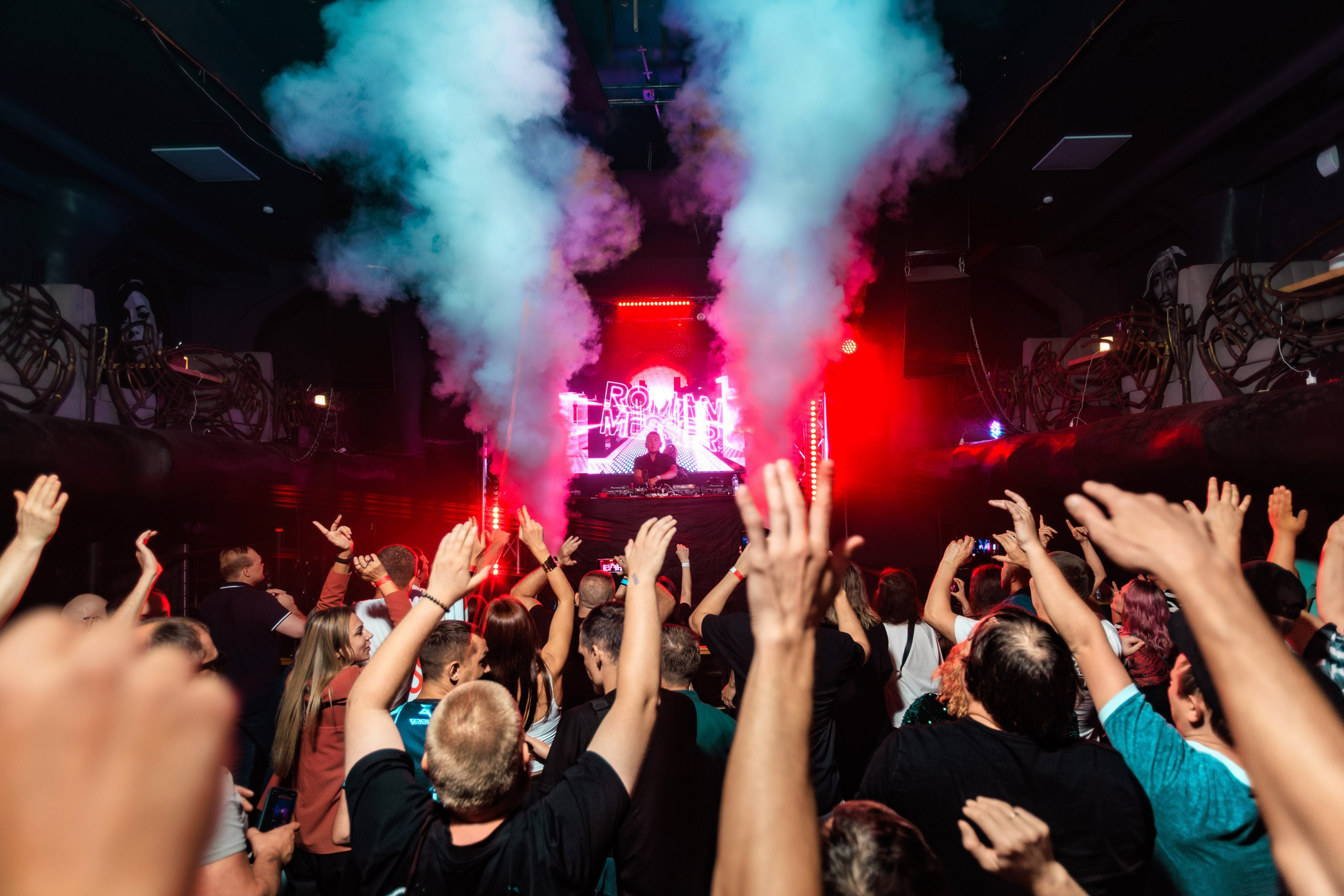 06.09.25 Suanda. Репортажный фотограф Екатеринбург | Яркий, качественный репортаж | Концерты, клубы, репортаж, праздники, корпоративы