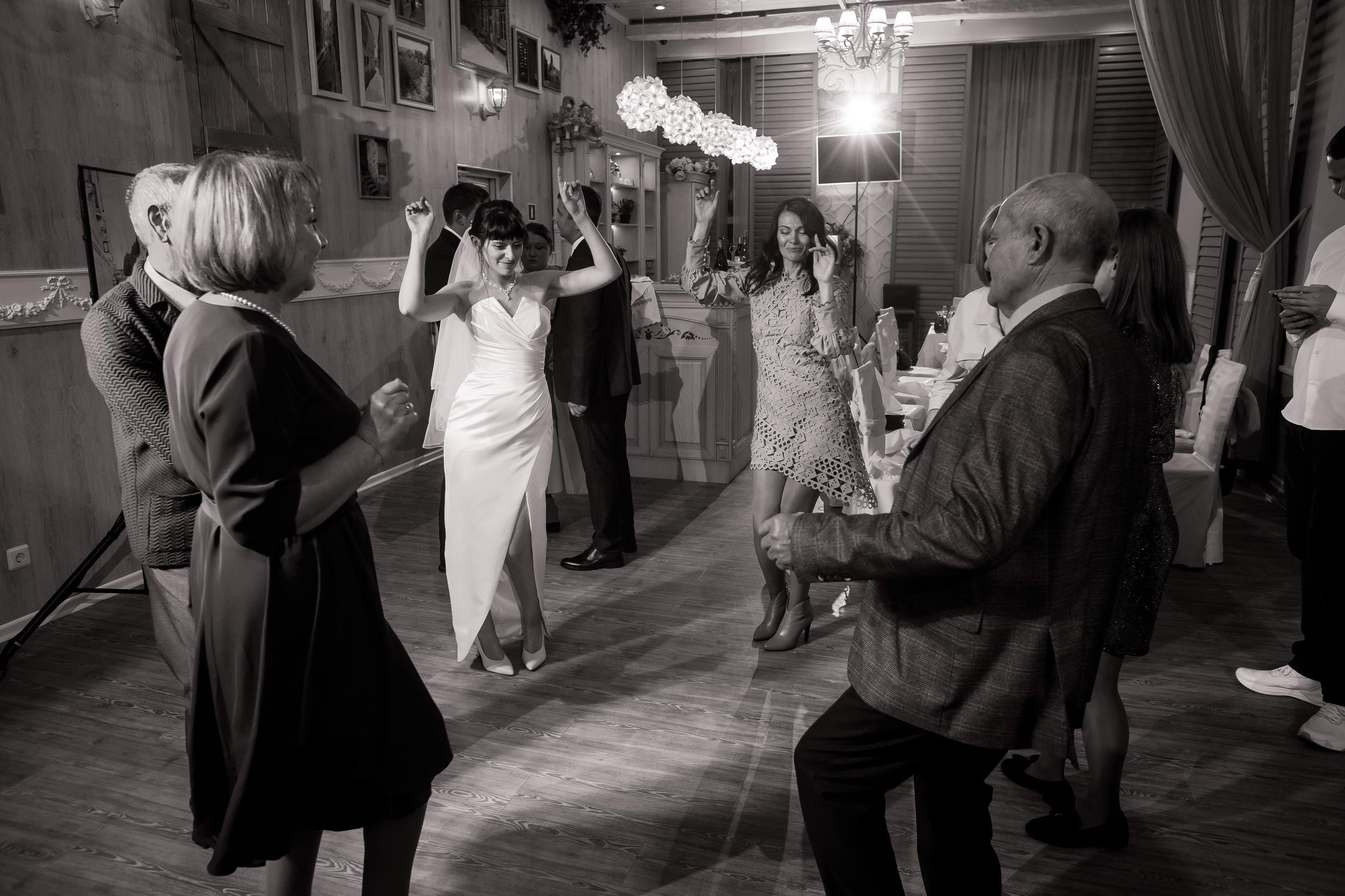 Свадьба в октябре. Свадебный фотограф Игорь Брундасов 8PHOTO на свадьбу венчание загс СПб