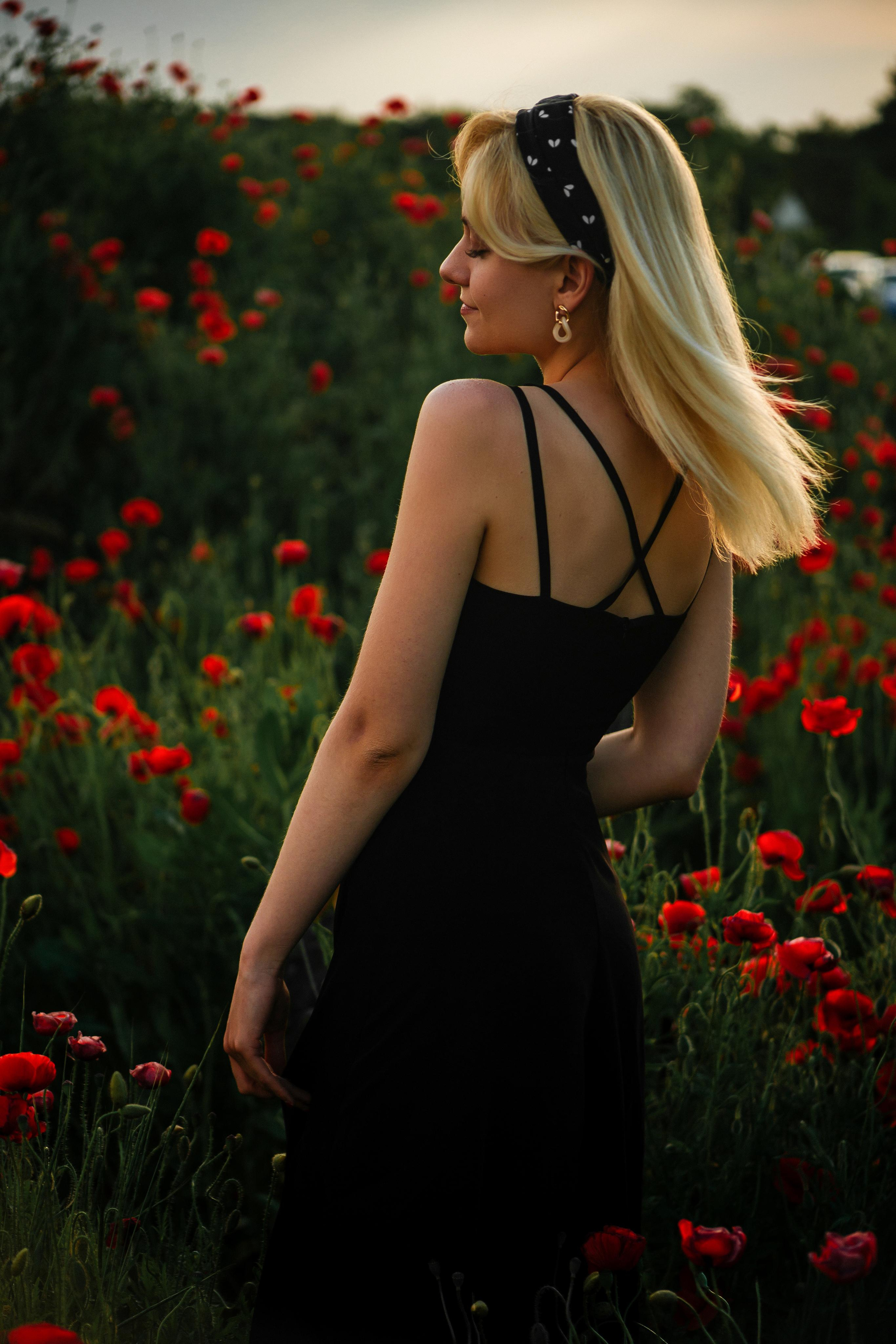 Летняя фотосессия в маковом поле Пятигорск. Фотограф Ставрополь Пятигорск Елизавета Дарина