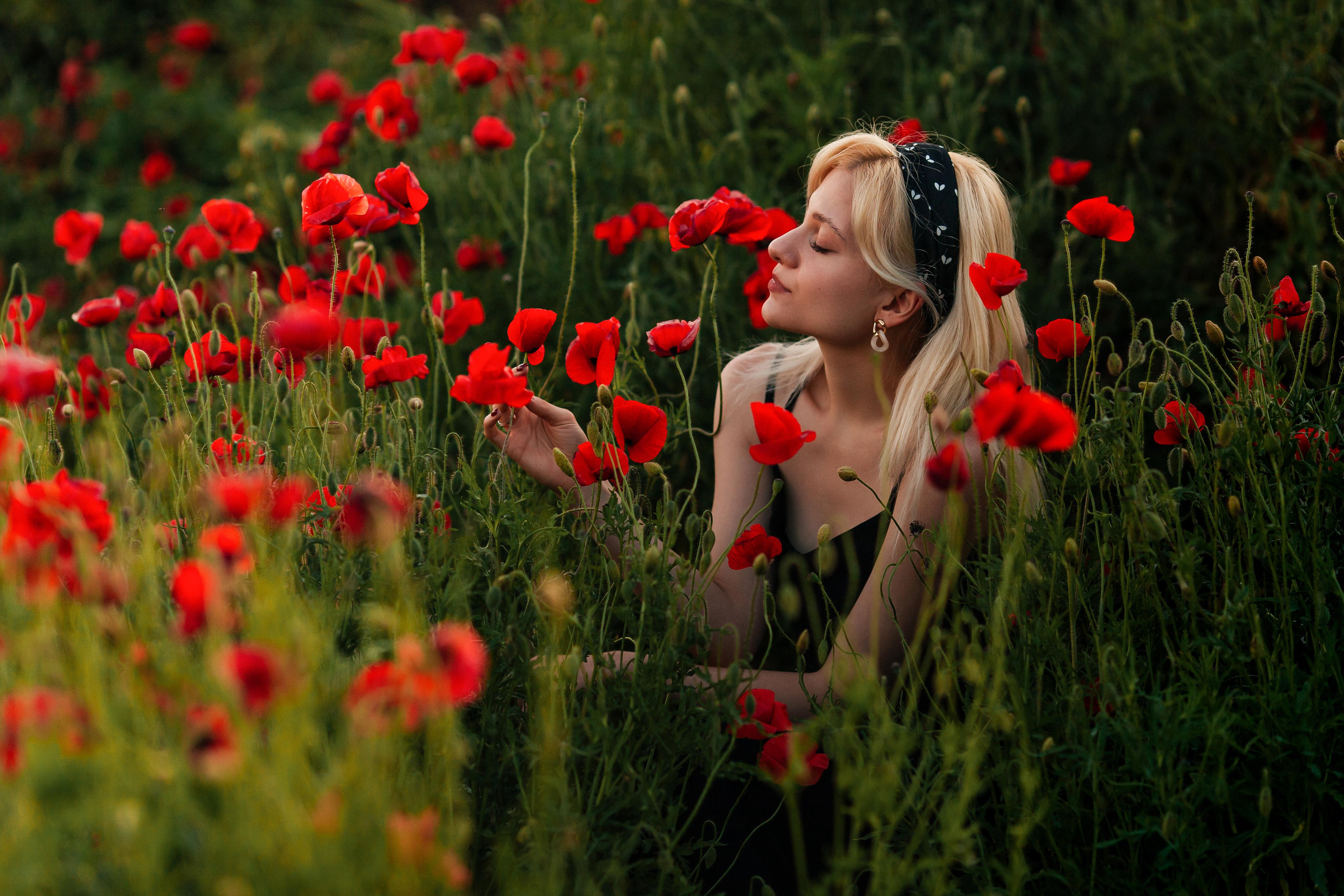Летняя фотосессия в маковом поле Пятигорск. Фотограф Ставрополь Пятигорск Елизавета Дарина