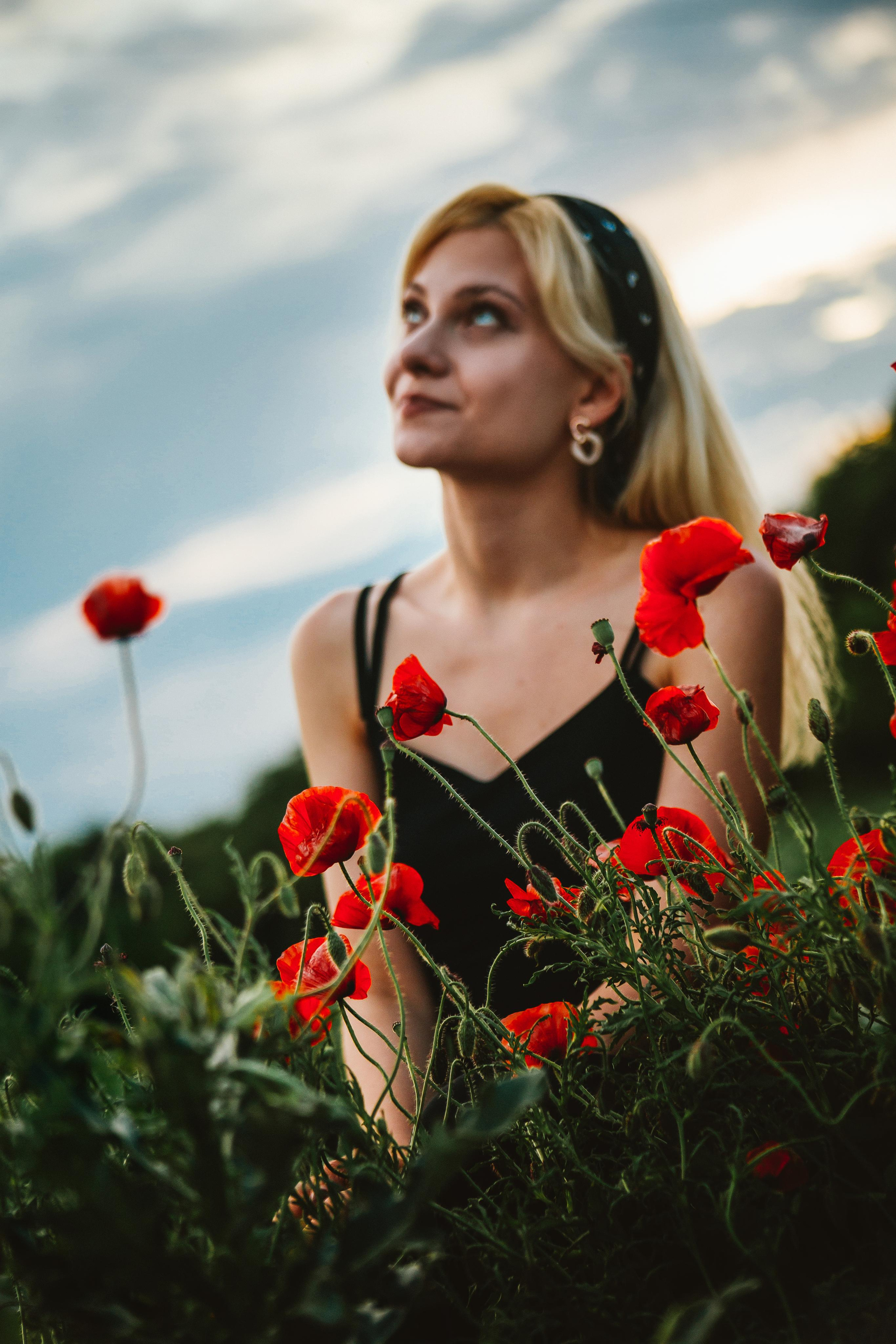 Летняя фотосессия в маковом поле Пятигорск. Фотограф Ставрополь Пятигорск Елизавета Дарина