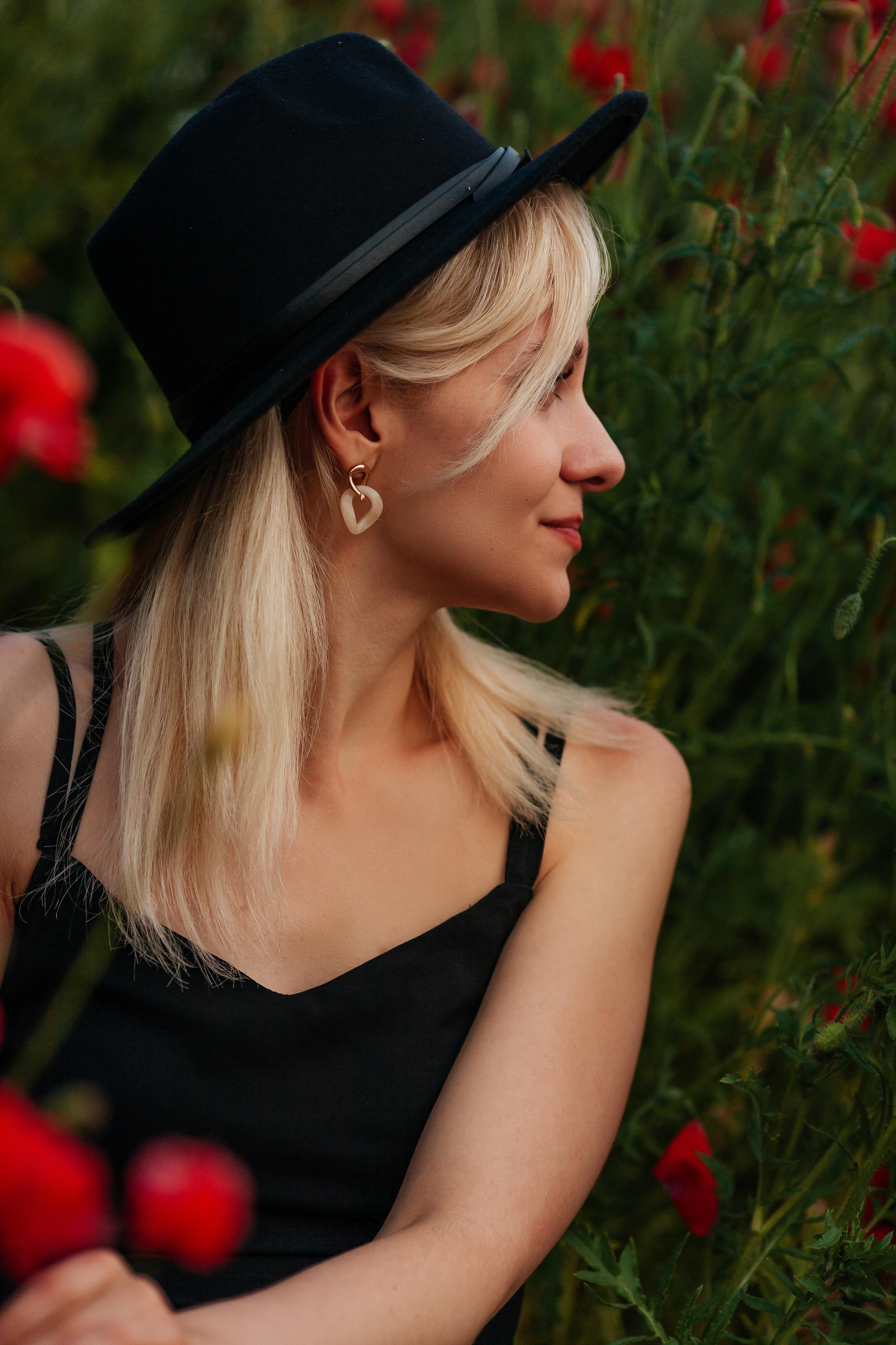 Летняя фотосессия в маковом поле Пятигорск. Фотограф Ставрополь Пятигорск Елизавета Дарина