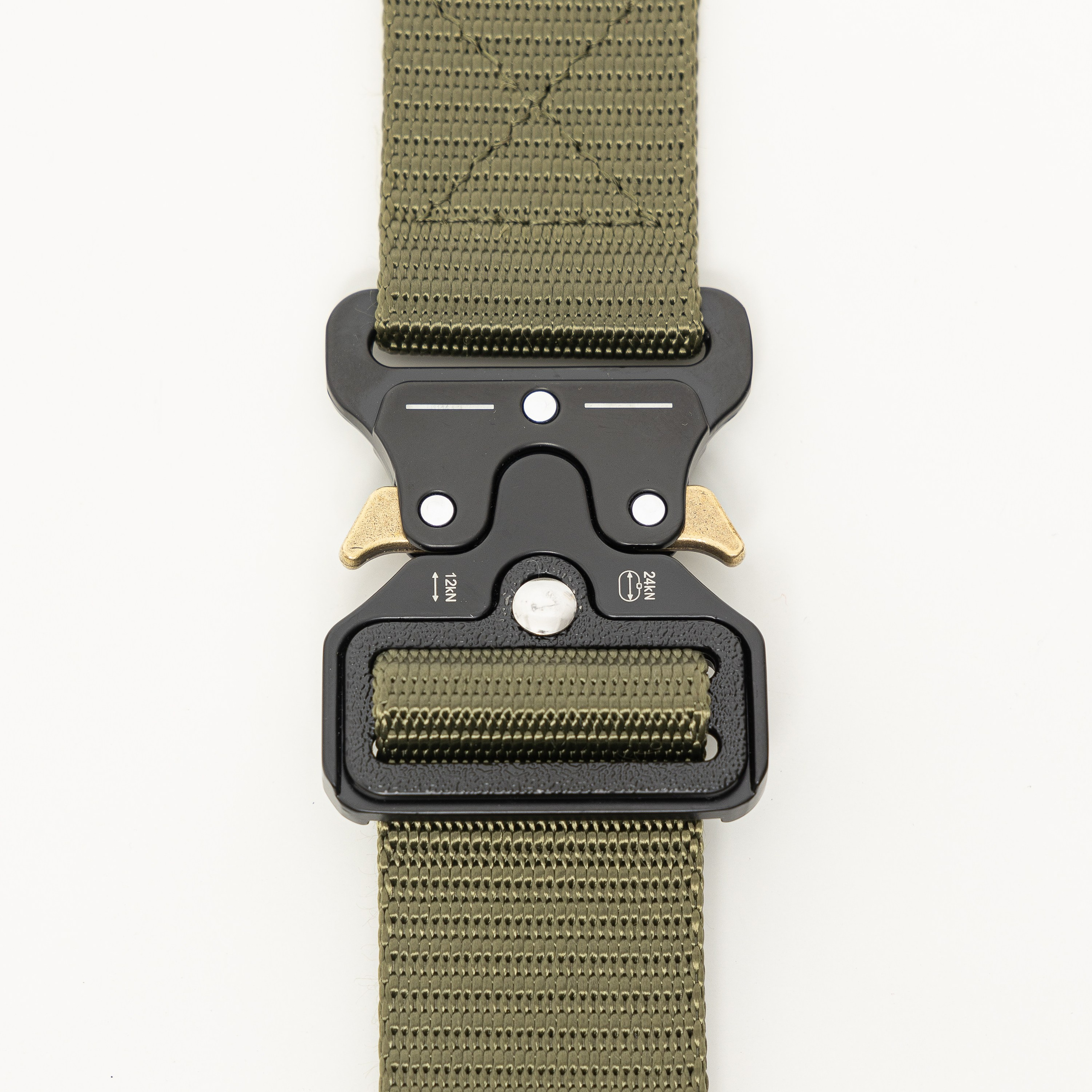 Фотосъемка ремней для маркетплейсов. Алексей Темнов — фотограф в Пятигорске