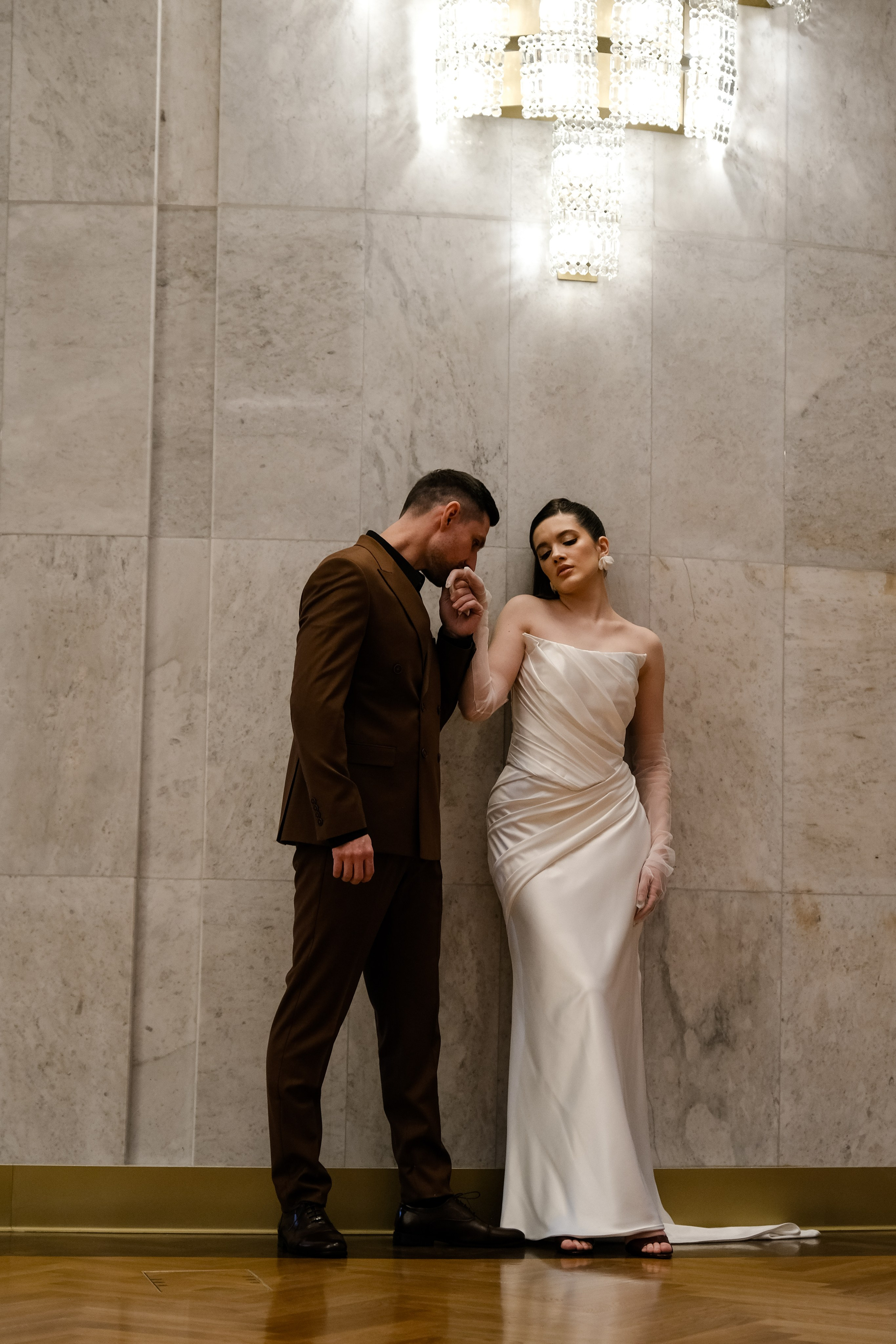 Свадебная фотосессия в театре драмы имени Наума Орлова. Свадебный фотограф в Челябинске Сырчикова Наталья