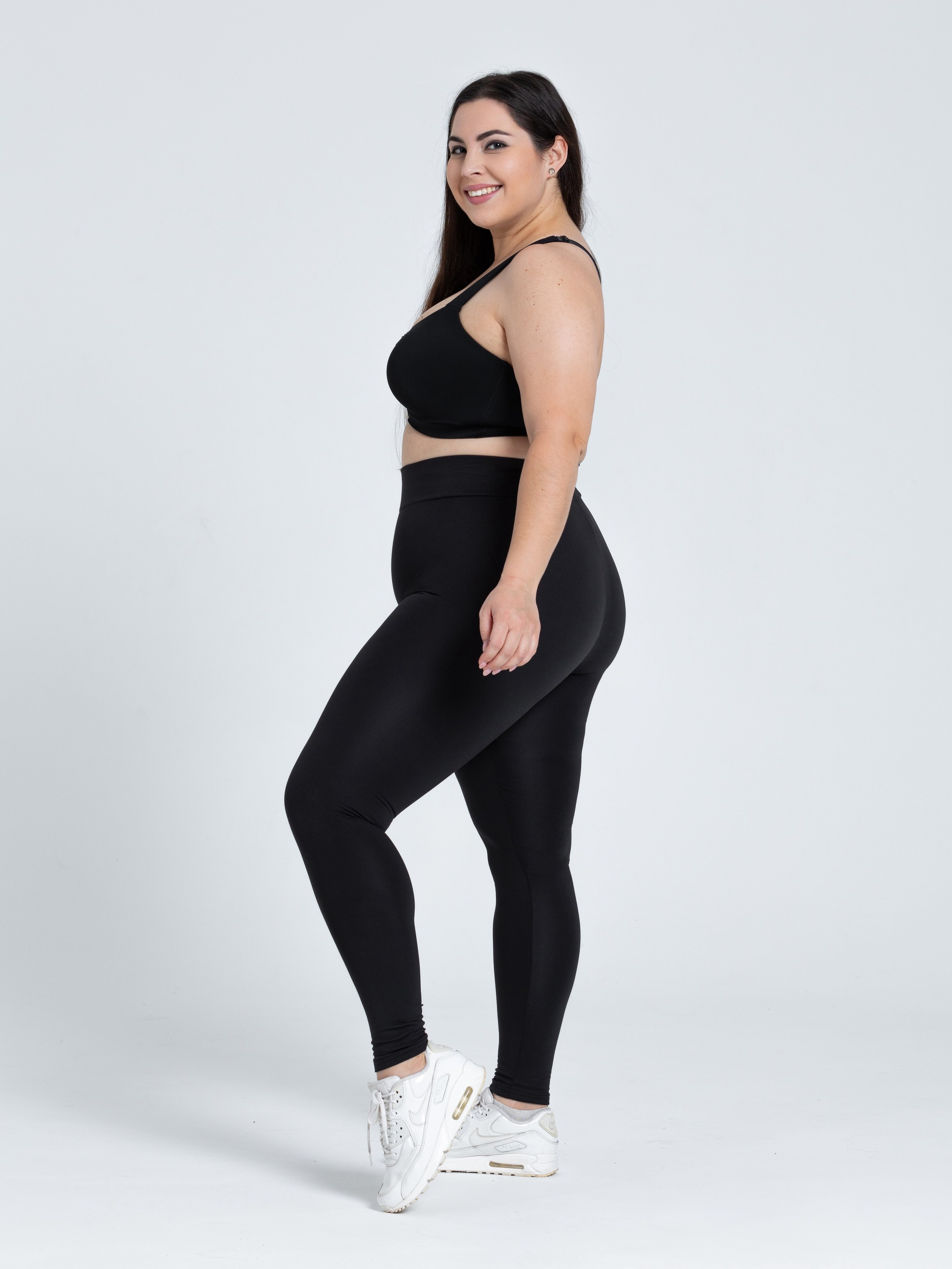 Олеся — Ч. ТМ Продакшн — Съемка для маркетплейсов в Москве