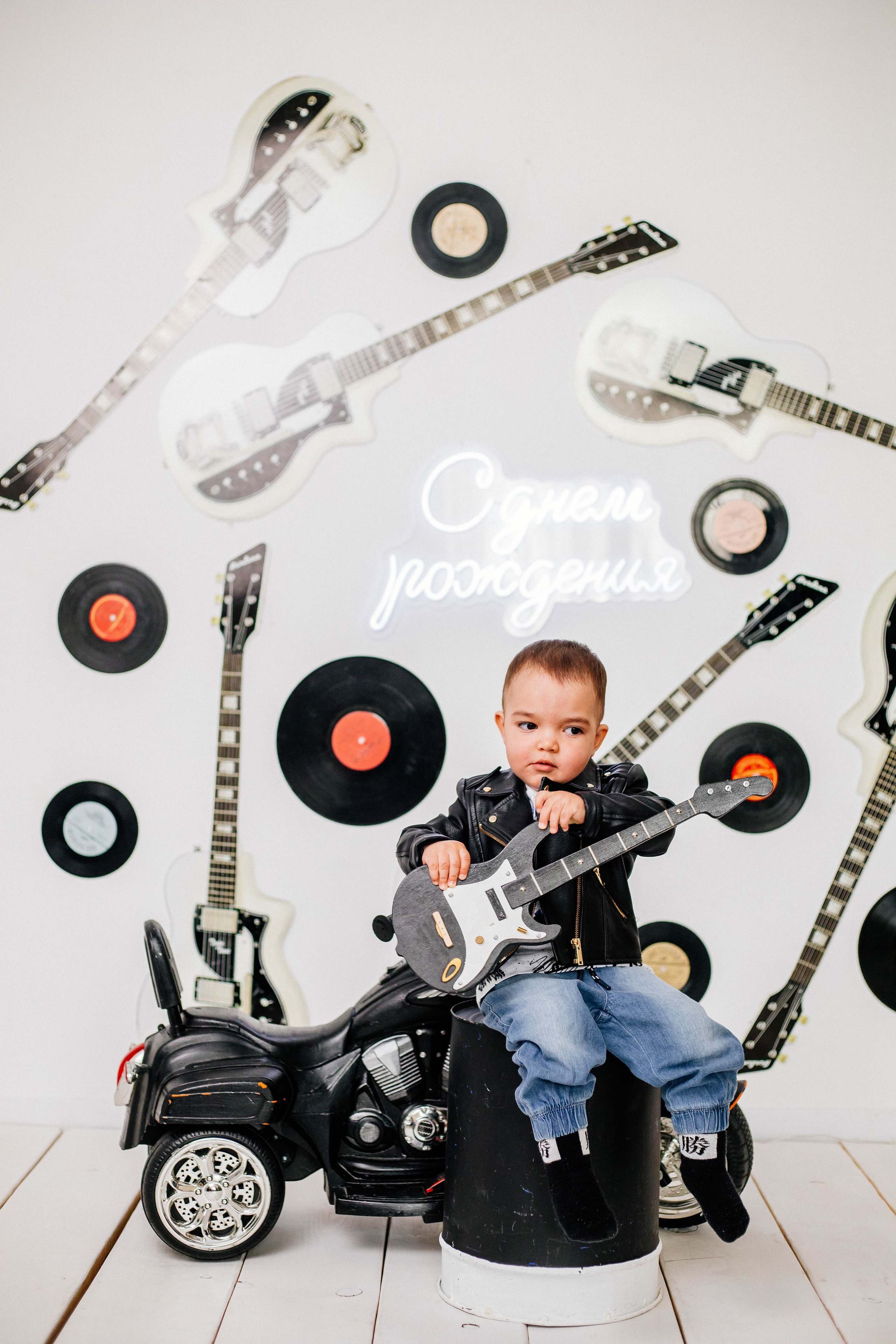 Лев с семьей. Рыжова Тамара