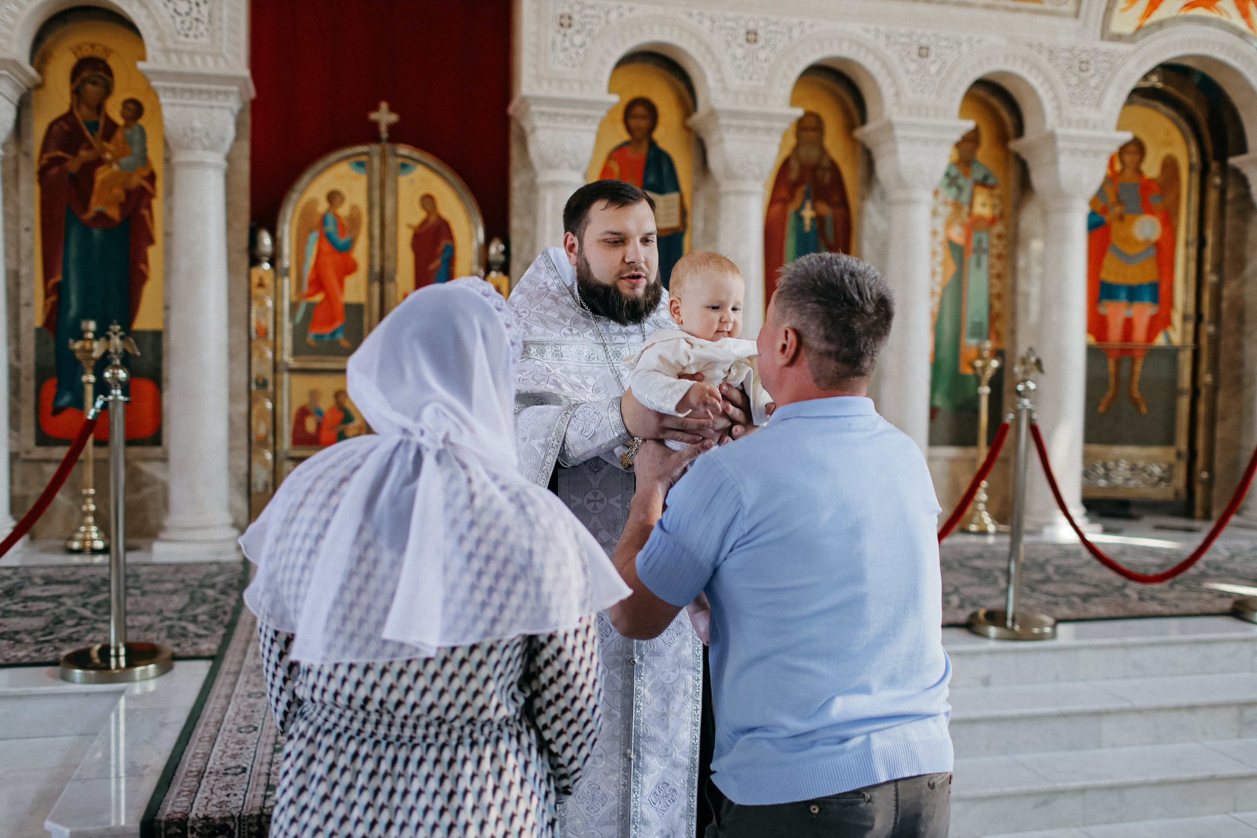 Съёмка крещения. Команда специалистов в мире фотографии и видео. Детский фотограф, семейный фотограф