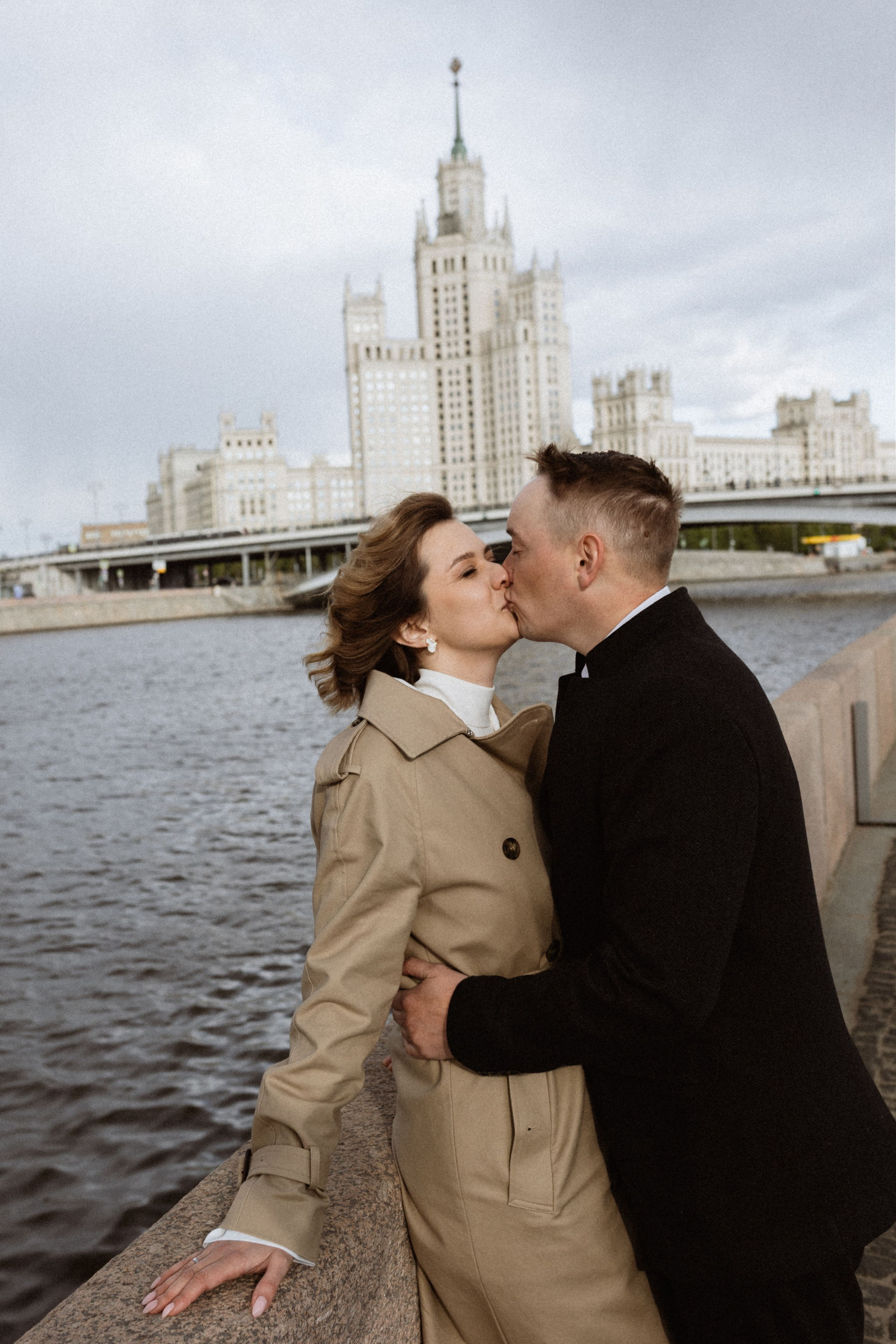 МФЦ + набережная. Свадебный фотограф Курзина Ольга | Москва