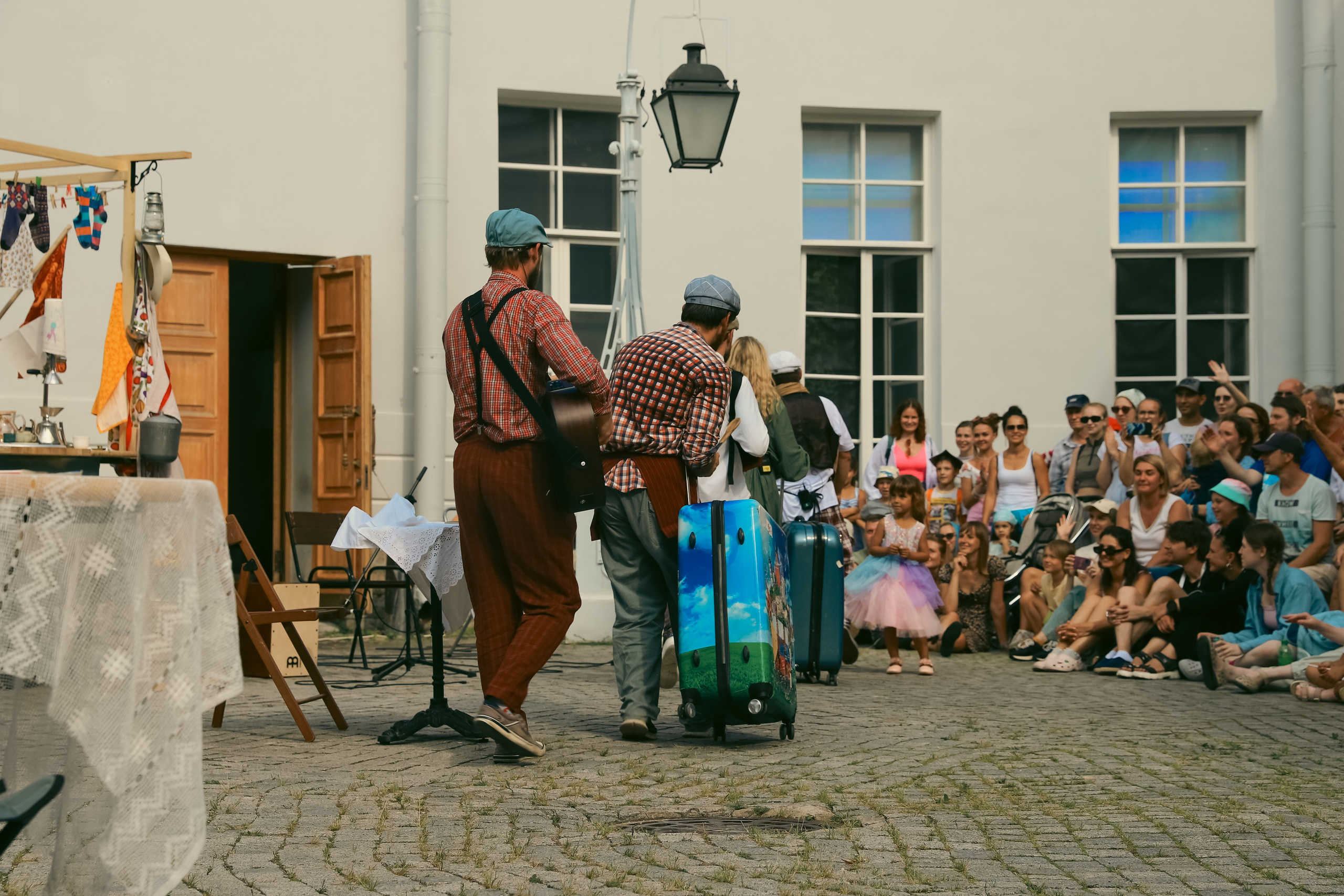 Театр Вкуса, Приключения итальянцев в России
