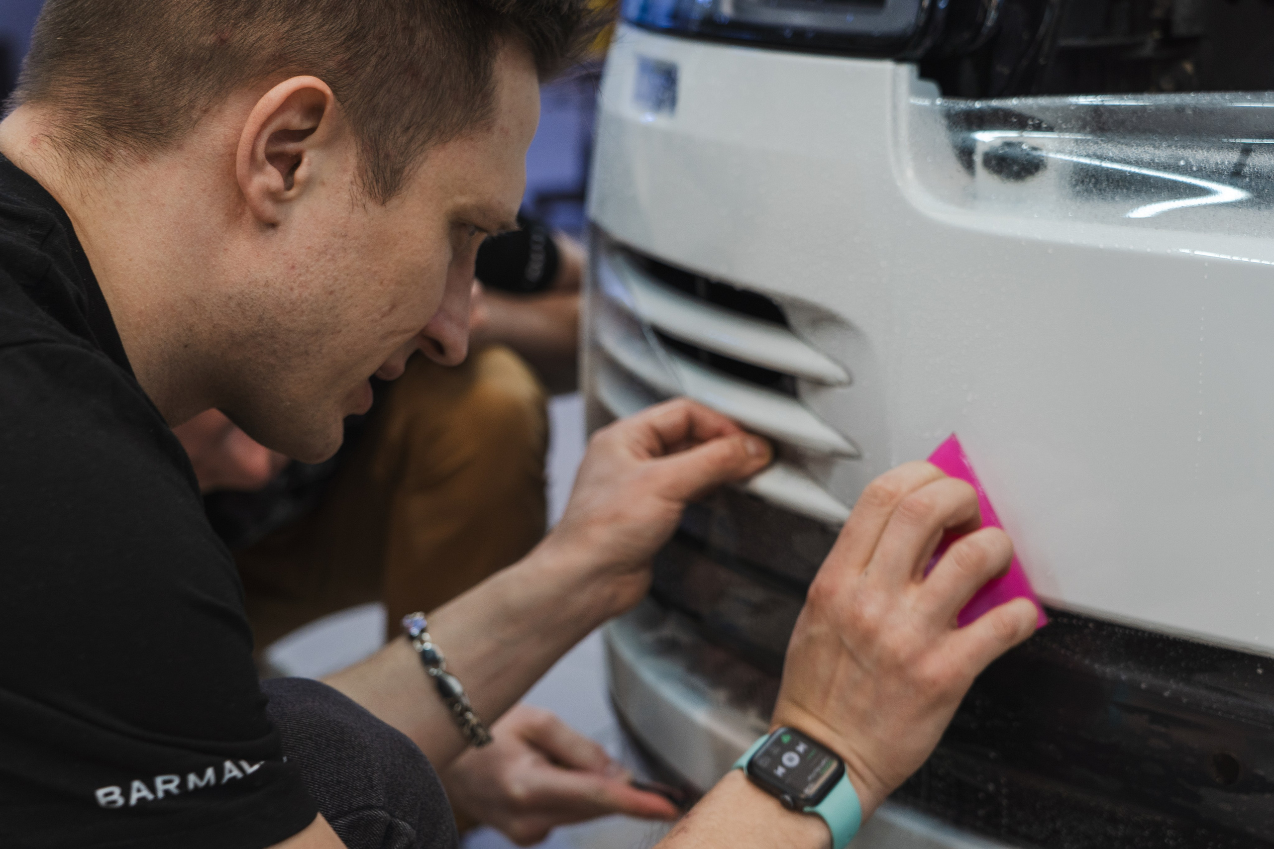 Оклейка автомобиля в защитный полиуретан. Студия дизайна и оклейки авто Barmaley Design