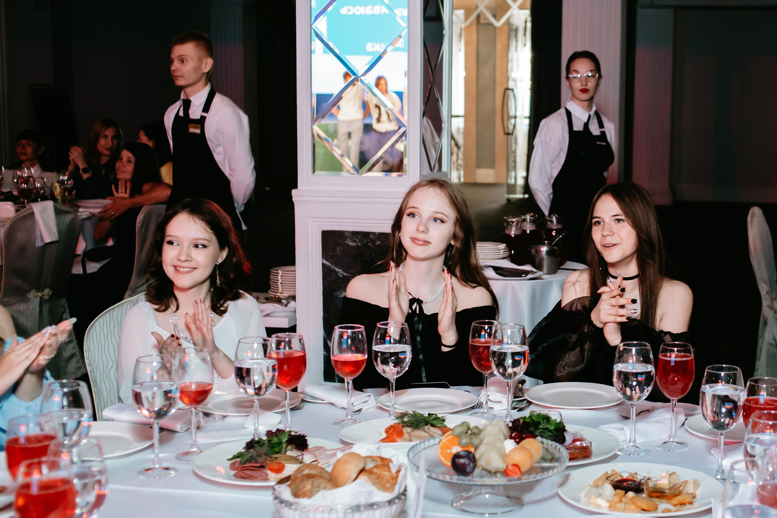 Выпускной 2025 (9класс) 124 школа. Фотограф в Челябинске Ополихина Анна