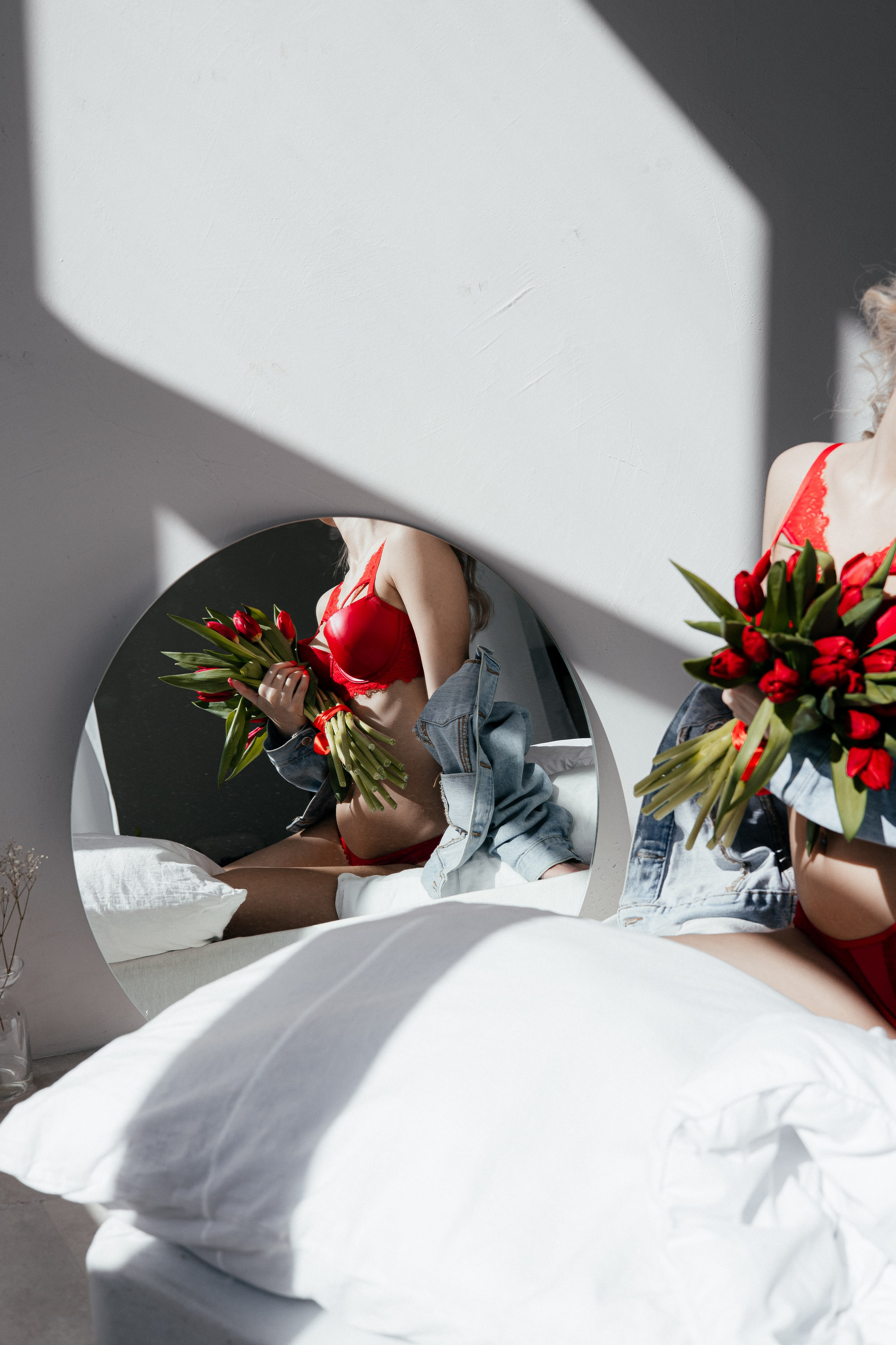 Анна. Красные тюльпаны