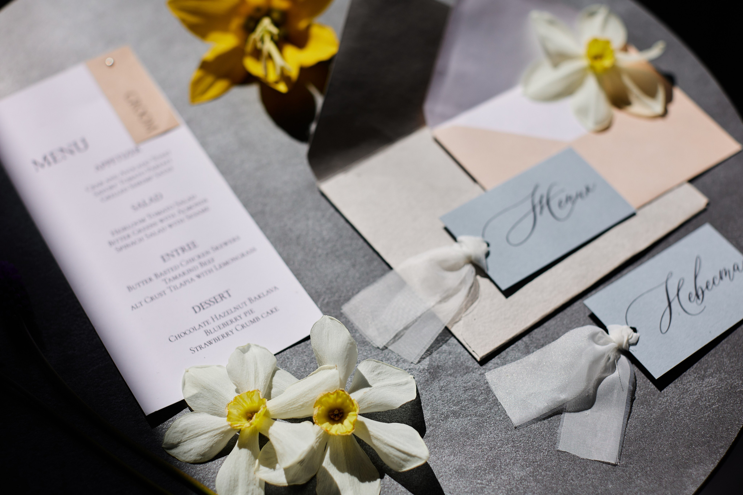 Spring wedding. Свадебная, репортажная фотосъемка и видеосъемка в Минске. Илья и Юлия Ширмановы. Фотограф | Видеограф | Минск