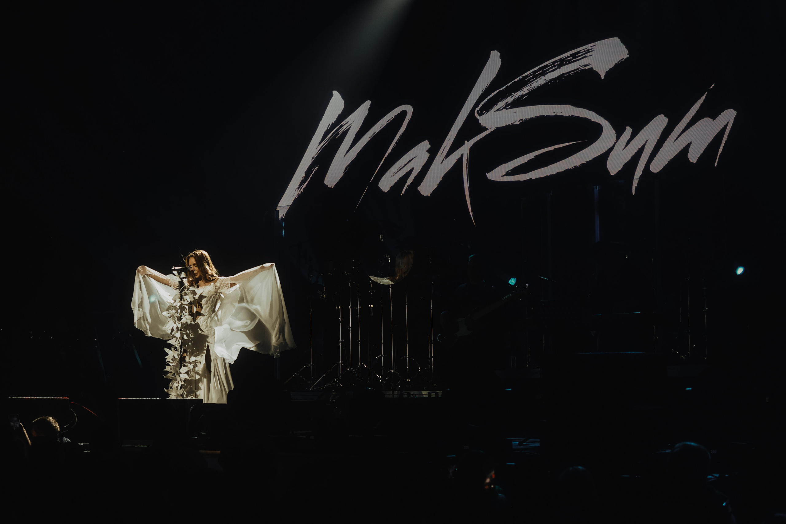 MAKSIM. Nikophotoos