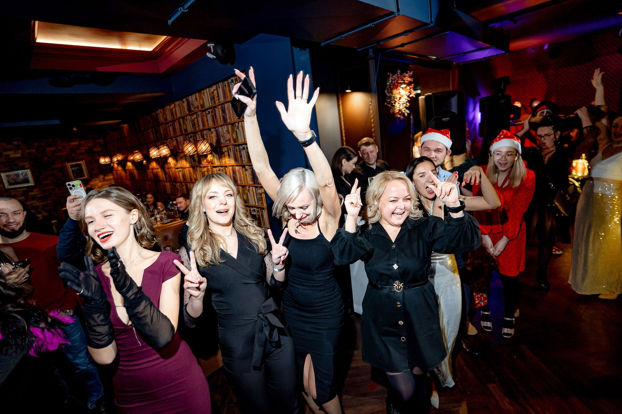 Новый год 2024 в Peoples. Сергей Кошкин. Репортажная и ивент-фотография в Сургуте