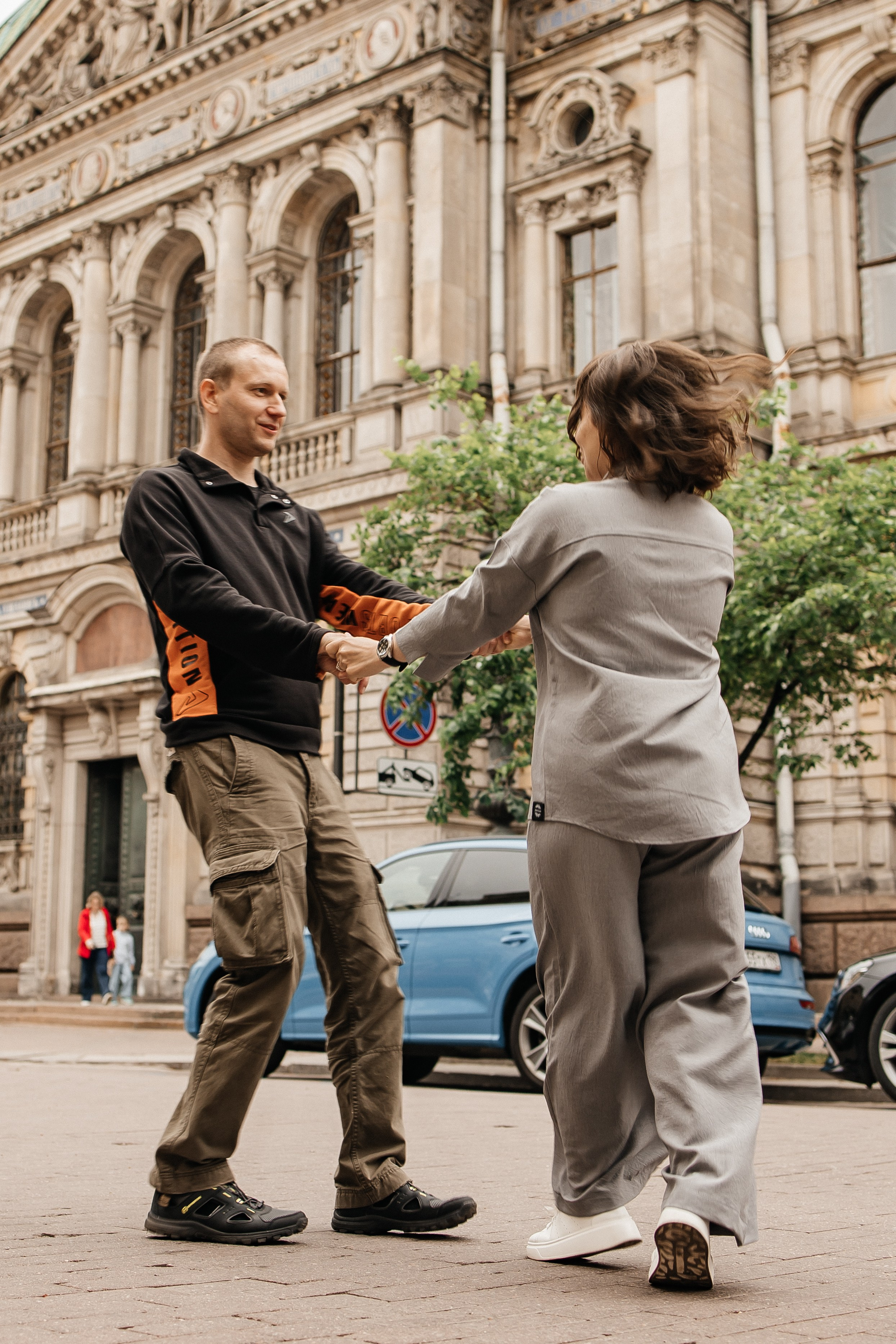 Ирина и Алексей у Академии Штиглица. Фотограф в Санкт-Петербурге Аня Григорьева ♡