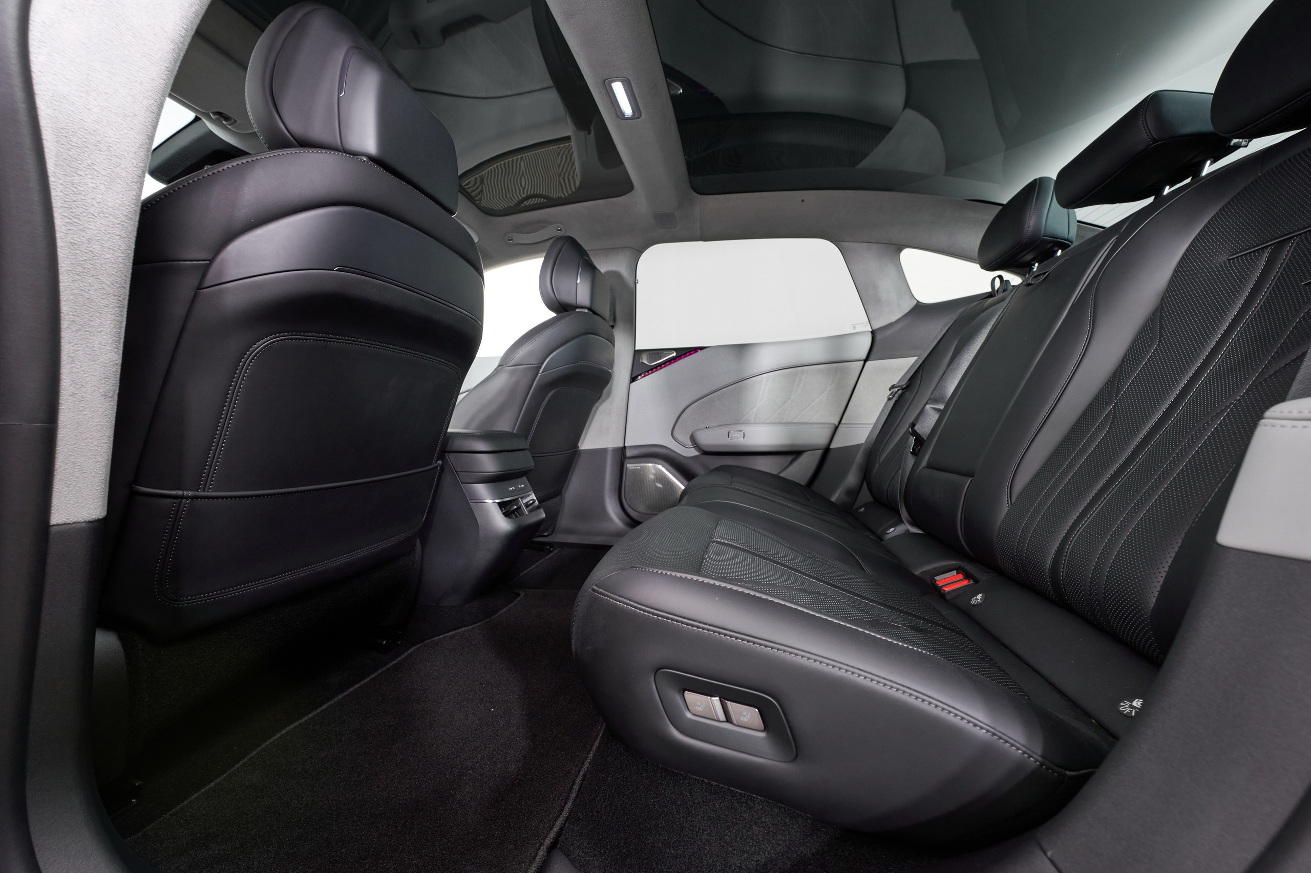 Zeekr 007_2. Фотограф Николай Прокофьев модельные тесты в Москве