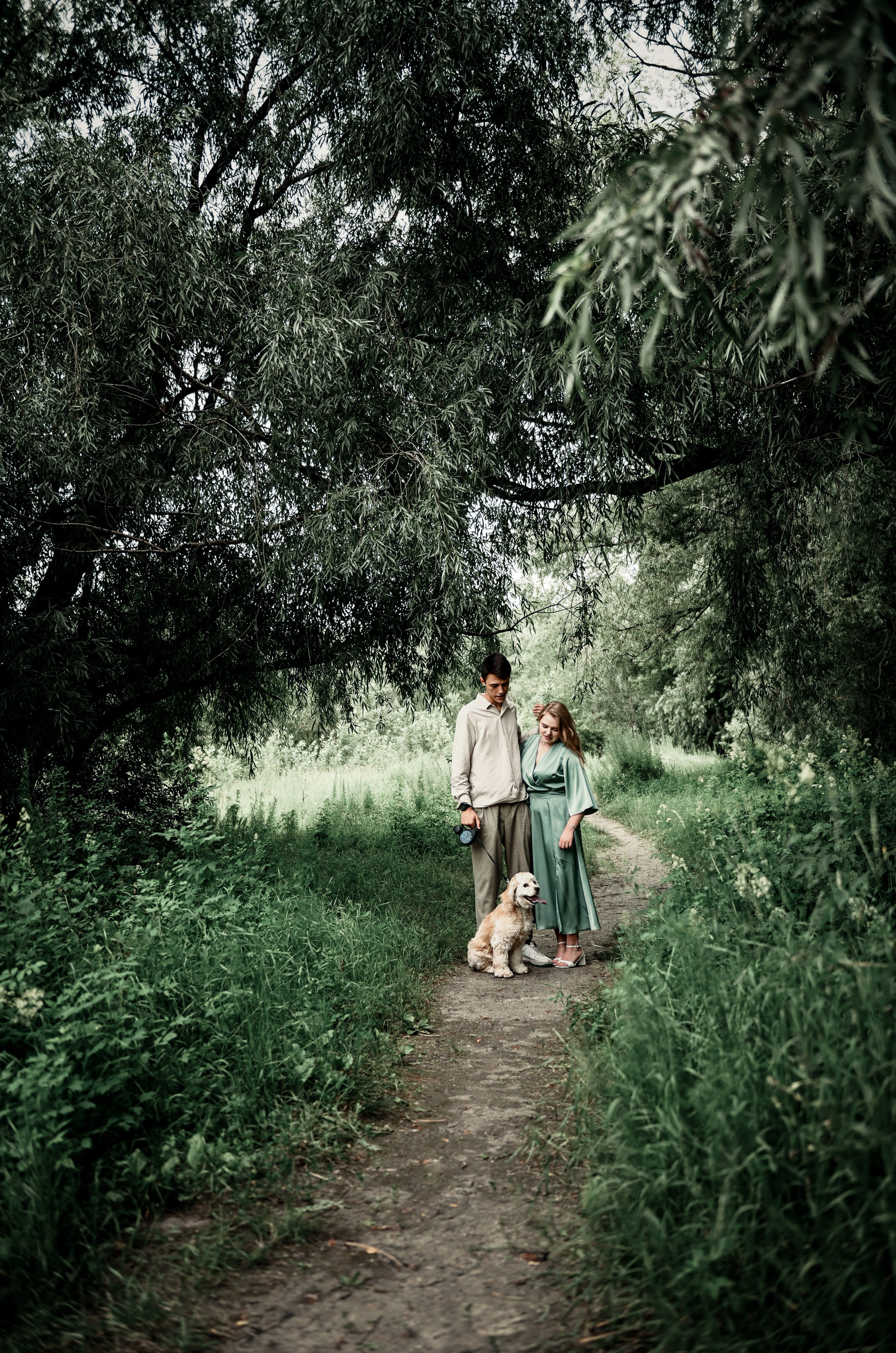 Love story прогулка вместе с песиком))). Свадебный, семейный, детский, контент фотограф в Омске Максим Ильин