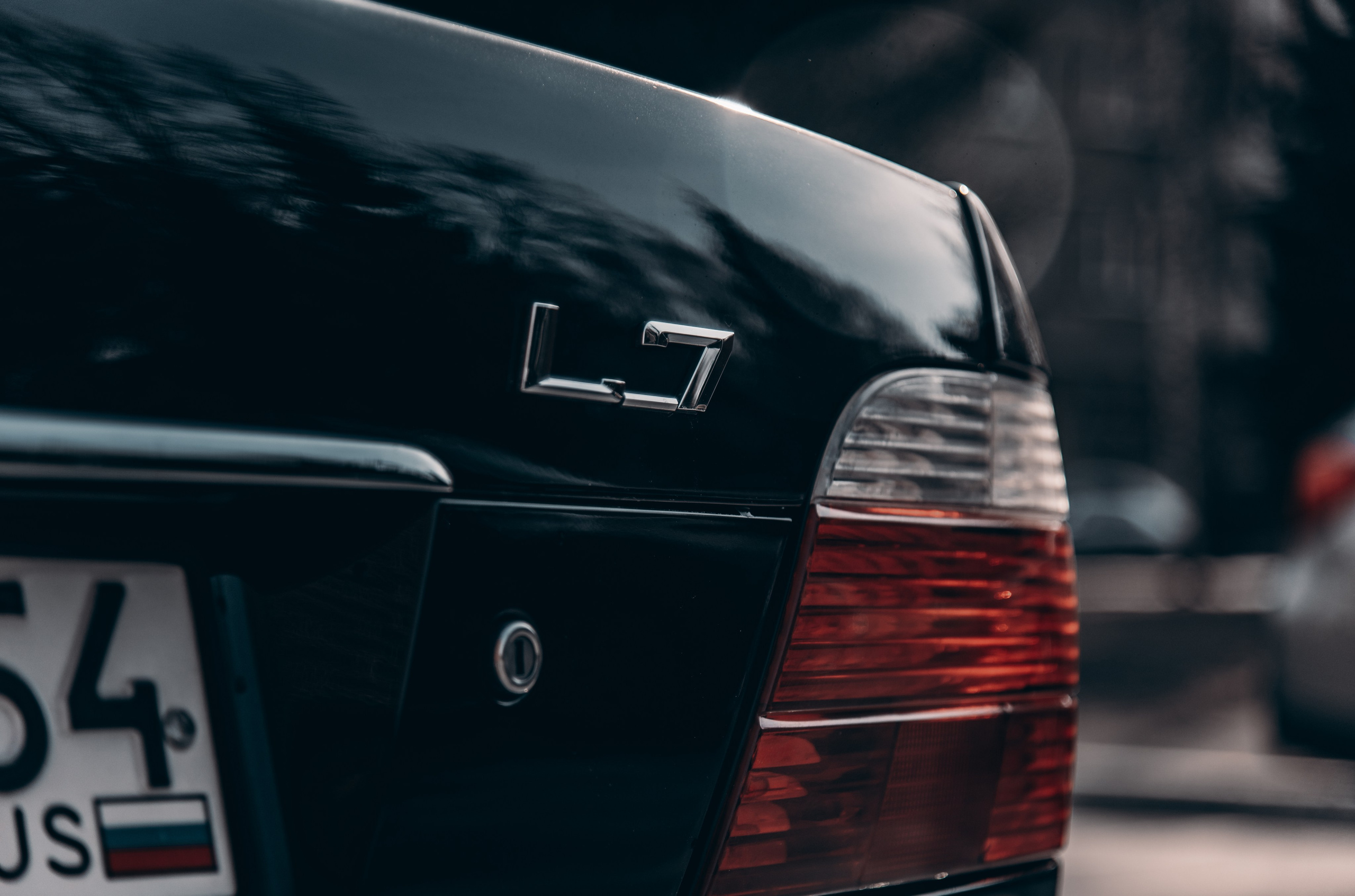 Фотосессия лонговой BMW 7L E38 в&nbsp;Новосибирске. Автомобильный фотограф Чанчин Владимир