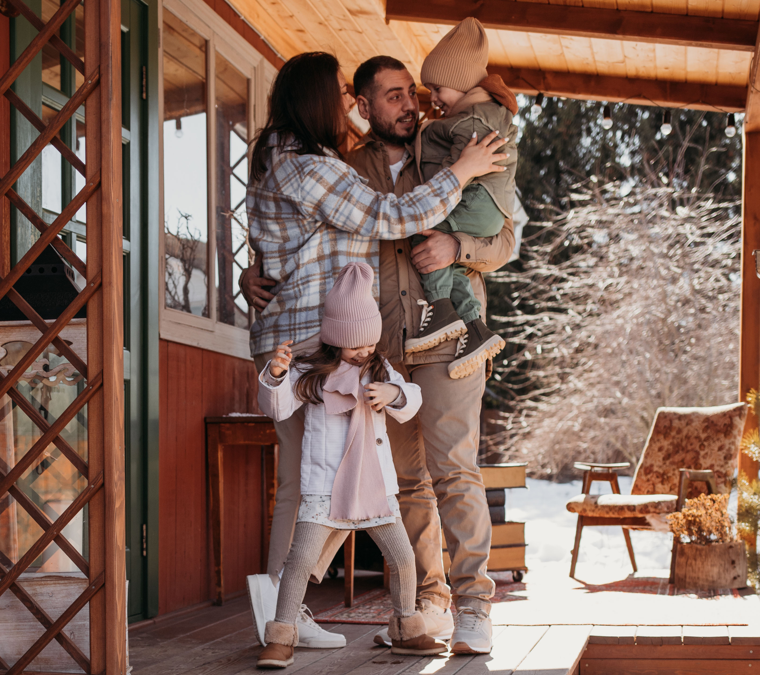 Ирина, Эдвард, Моника, Марсель. Всем привет! Меня зовут Евгения Попова и я семейный фотограф в Москве