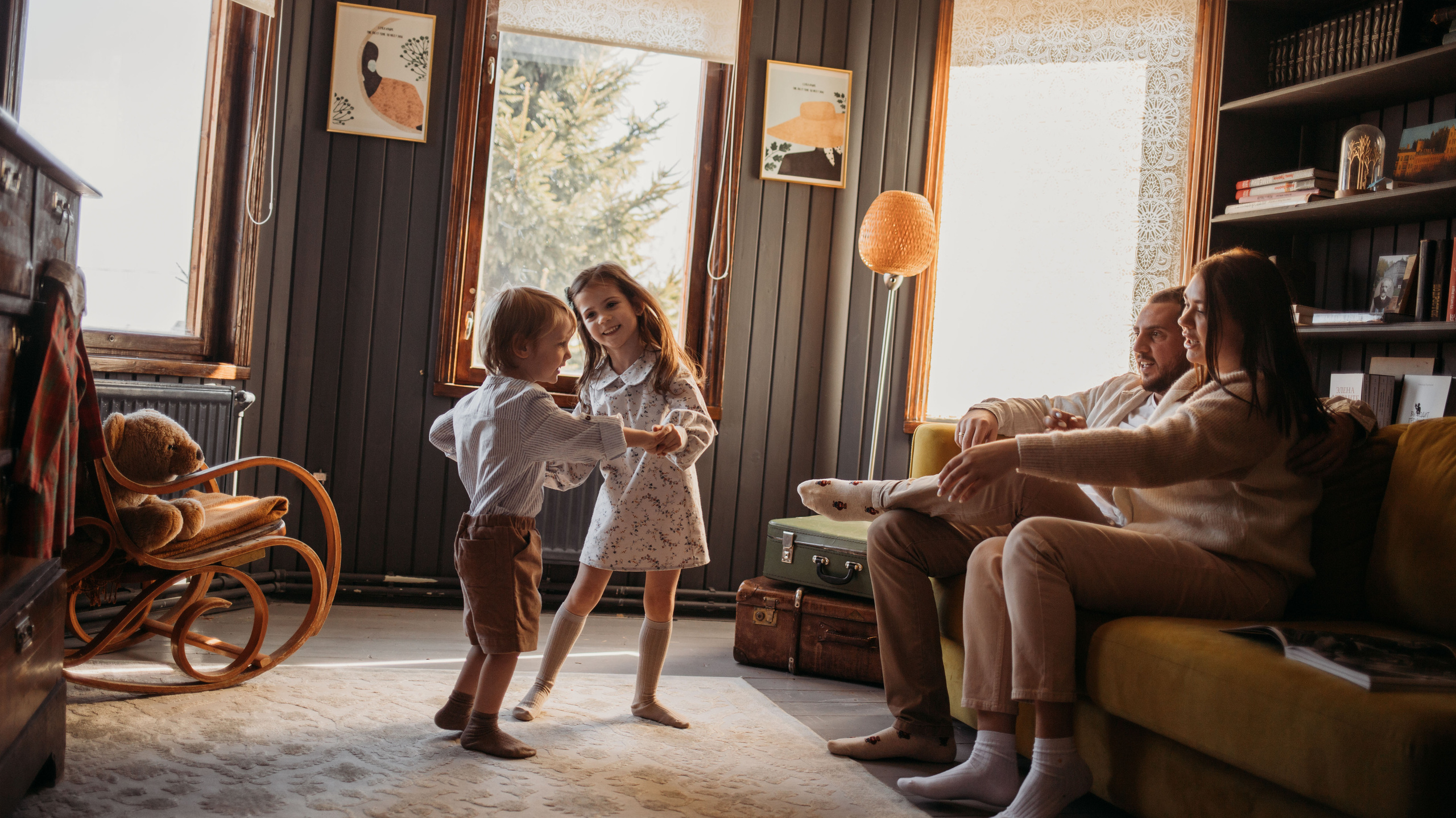 Ирина, Эдвард, Моника, Марсель. Всем привет! Меня зовут Евгения Попова и я семейный фотограф в Москве
