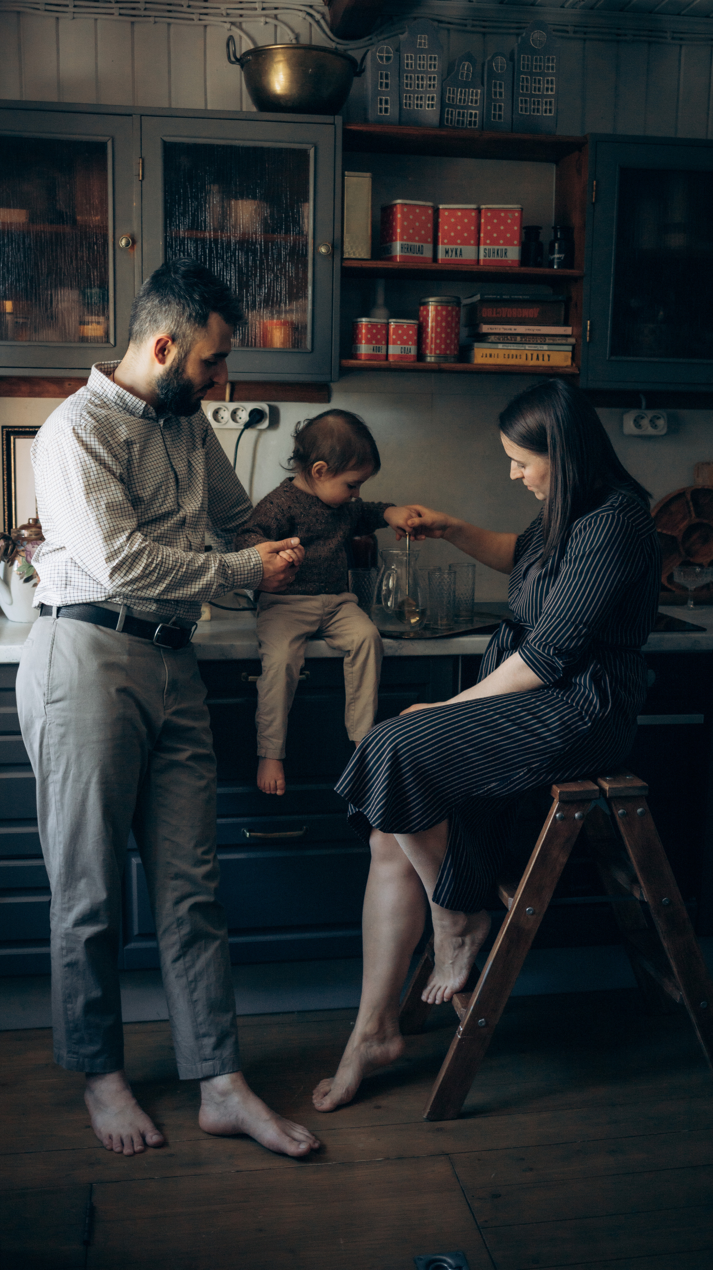 Анастасия, Манс, Паша, Маша, Саша, Федя. Всем привет! Меня зовут Евгения Попова и я семейный фотограф в Москве