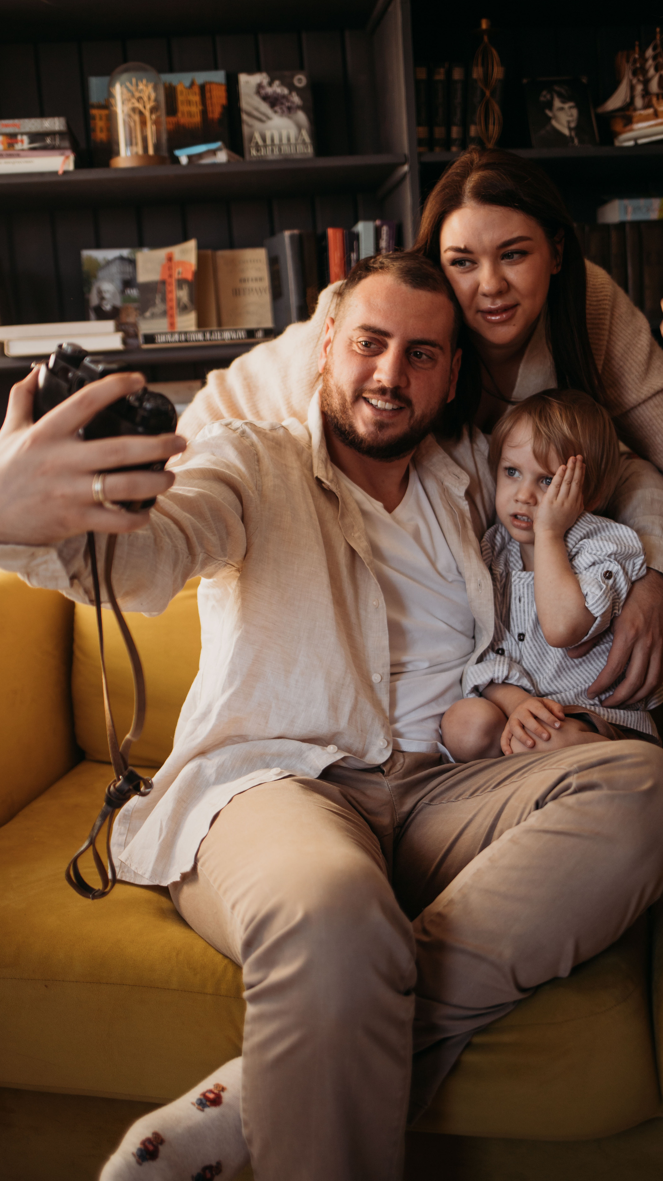 Ирина, Эдвард, Моника, Марсель. Всем привет! Меня зовут Евгения Попова и я семейный фотограф в Москве